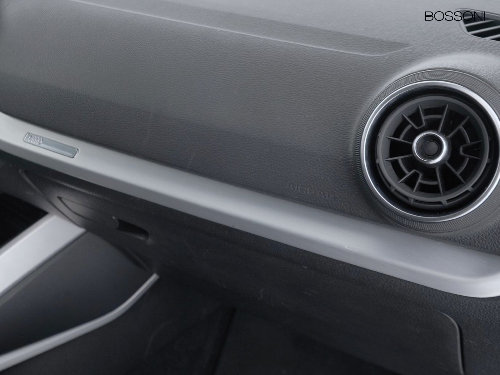 18 - Audi Q2 30 1.6 tdi admired s tronic my20