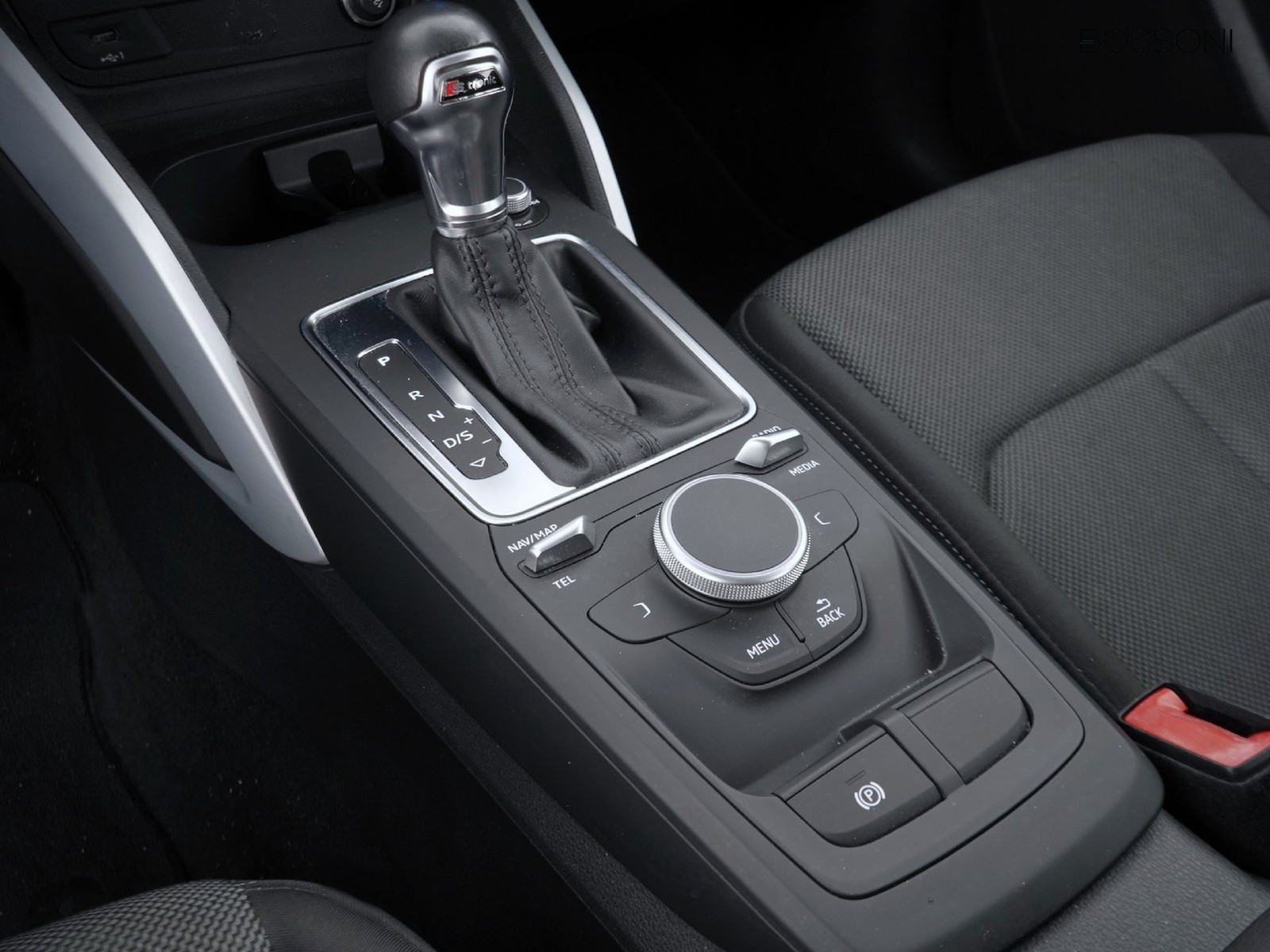 22 - Audi Q2 30 1.6 tdi admired s tronic my20