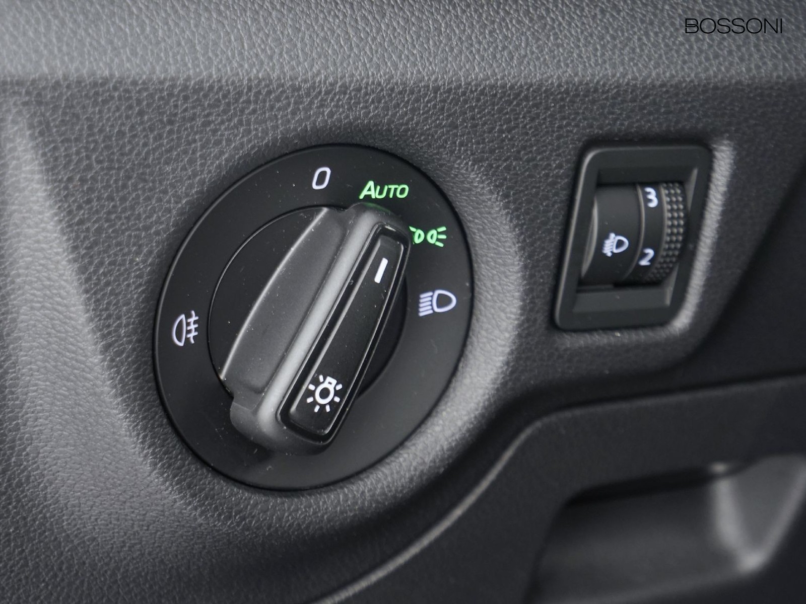 16 - Skoda Kamiq 1.0 tsi 95cv ambition