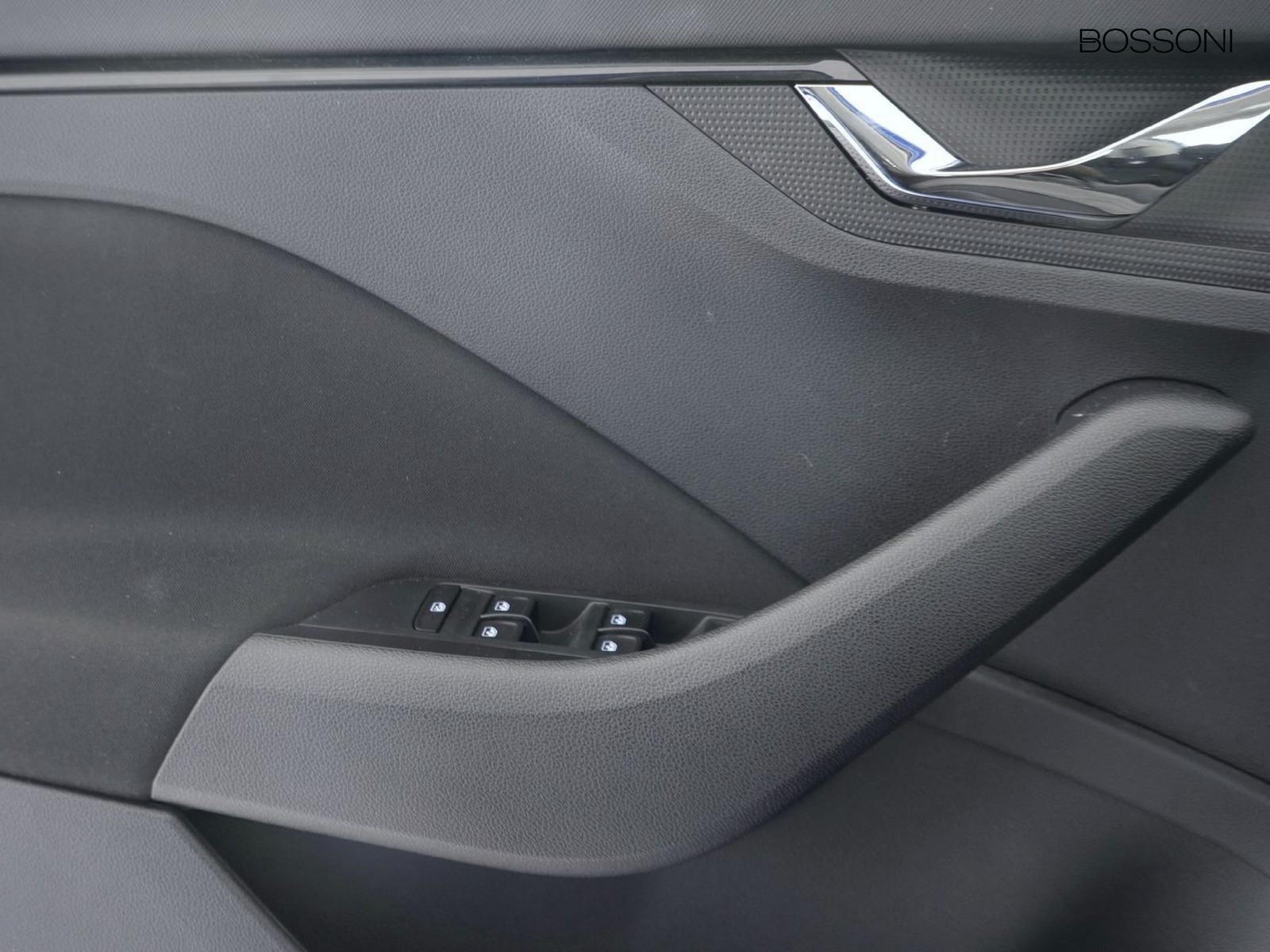 17 - Skoda Kamiq 1.0 tsi 95cv ambition