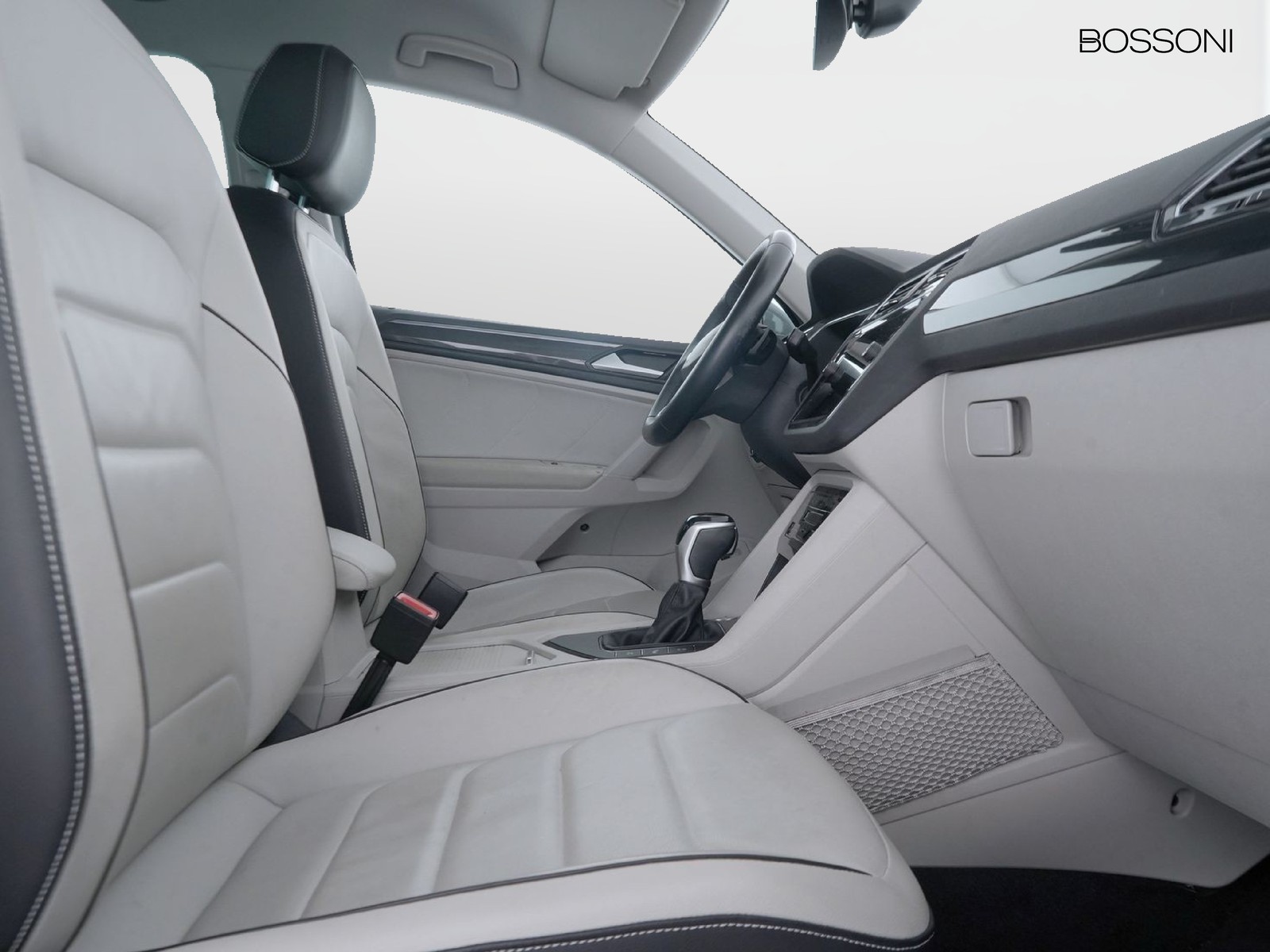 8 - Volkswagen Tiguan 1.5 tsi act 150cv elegance dsg