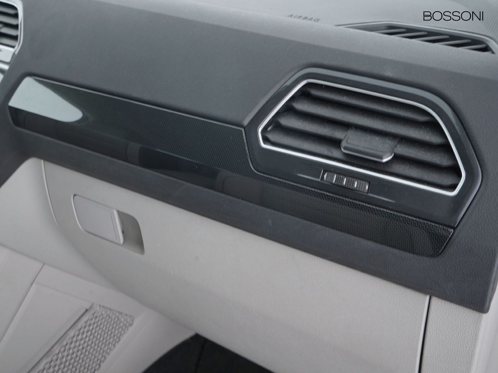 18 - Volkswagen Tiguan 1.5 tsi act 150cv elegance dsg