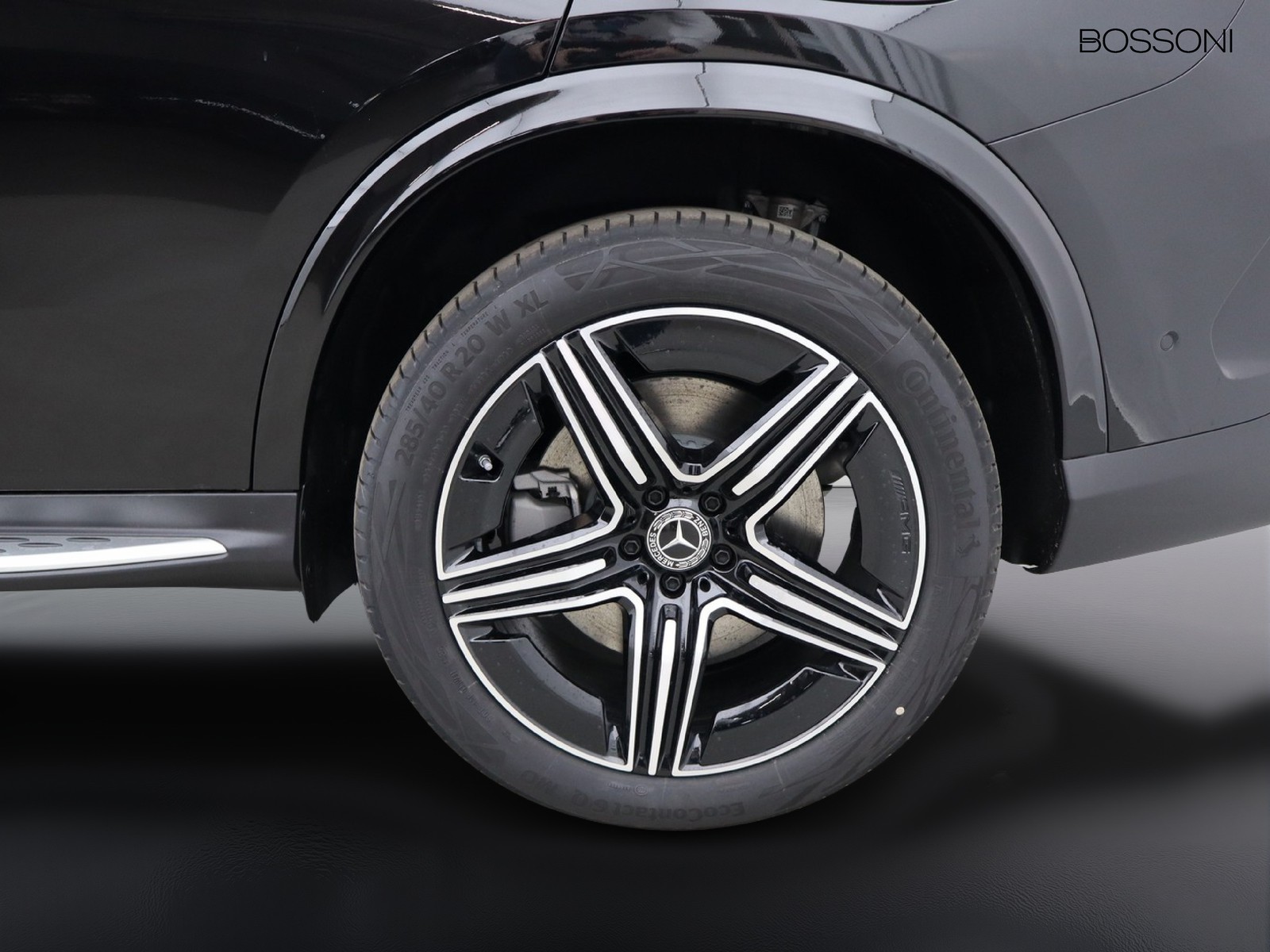 4 - Mercedes GLC coupe 300 de plug in hybrid amg line premium tech 4matic 9g-tronic