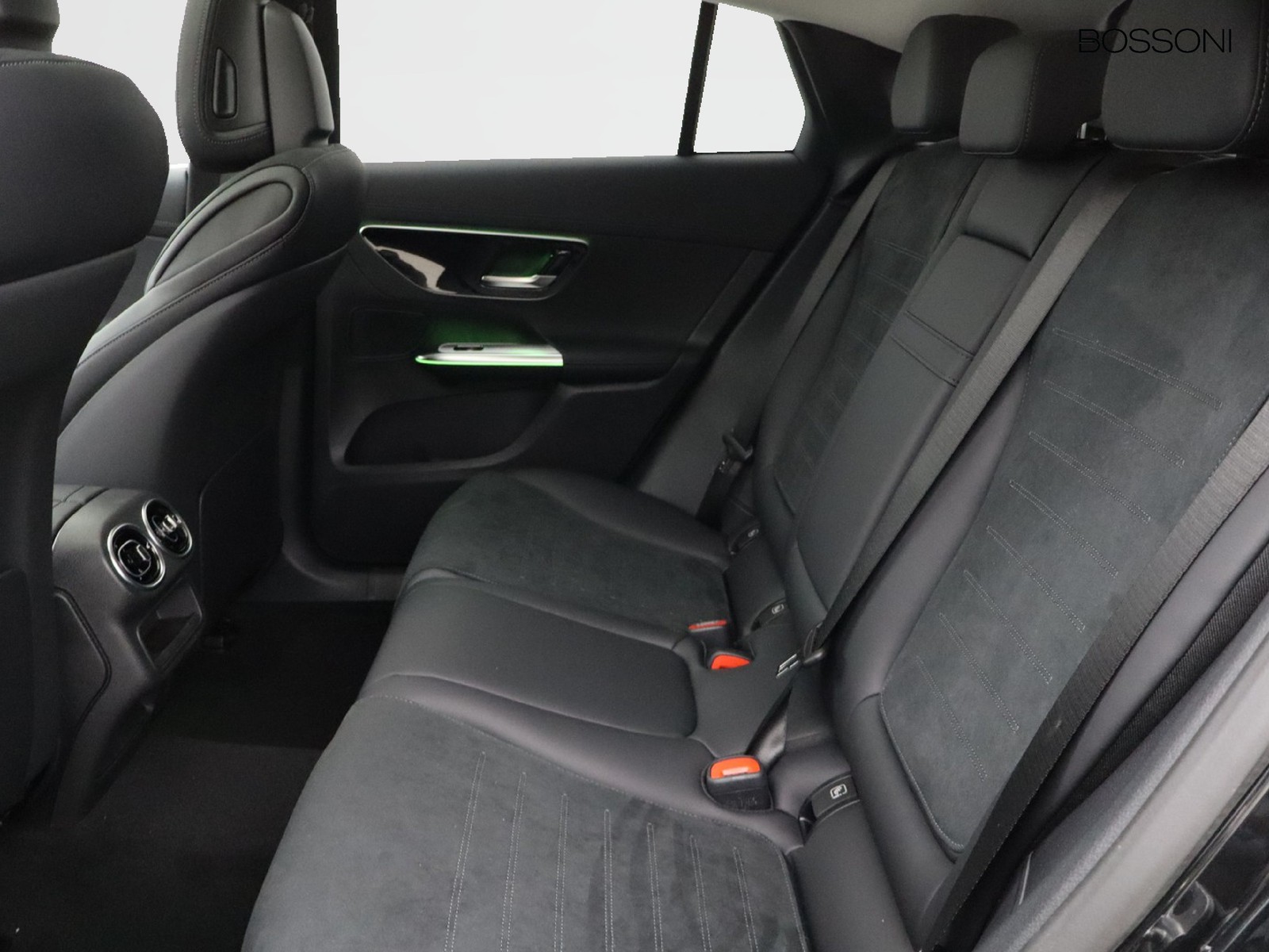 8 - Mercedes GLC coupe 300 de plug in hybrid amg line premium tech 4matic 9g-tronic