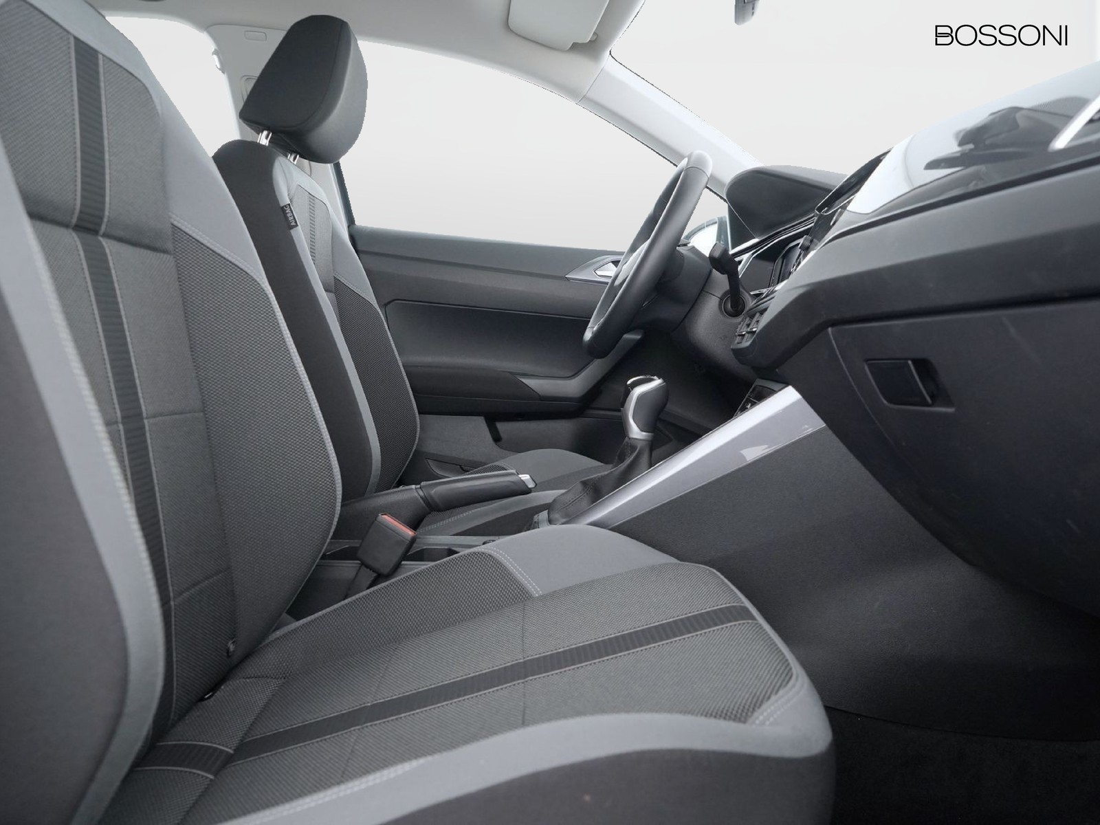 8 - Volkswagen Polo 1.0 tsi 95cv style