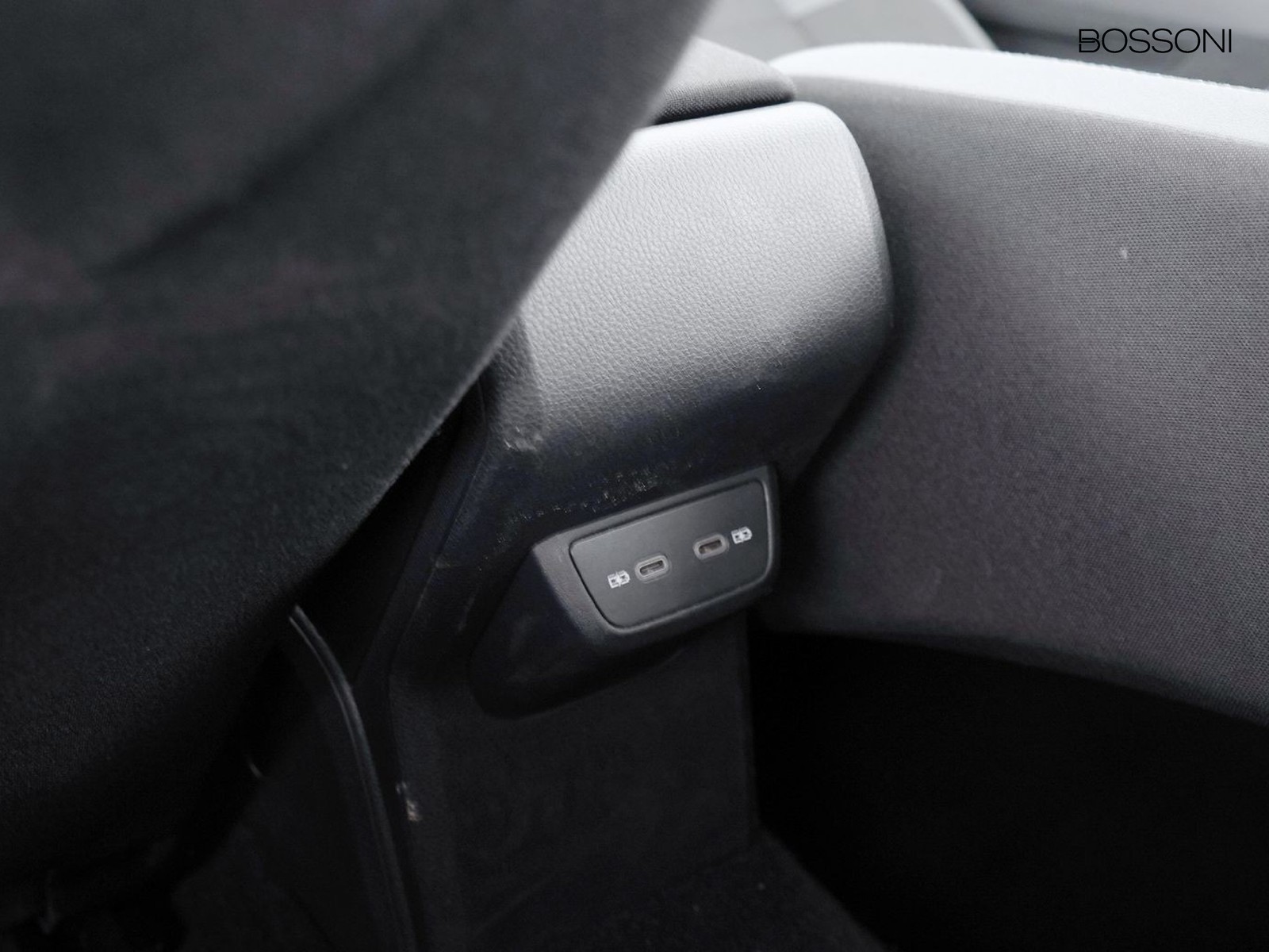 29 - Volkswagen Polo 1.0 tsi 95cv style