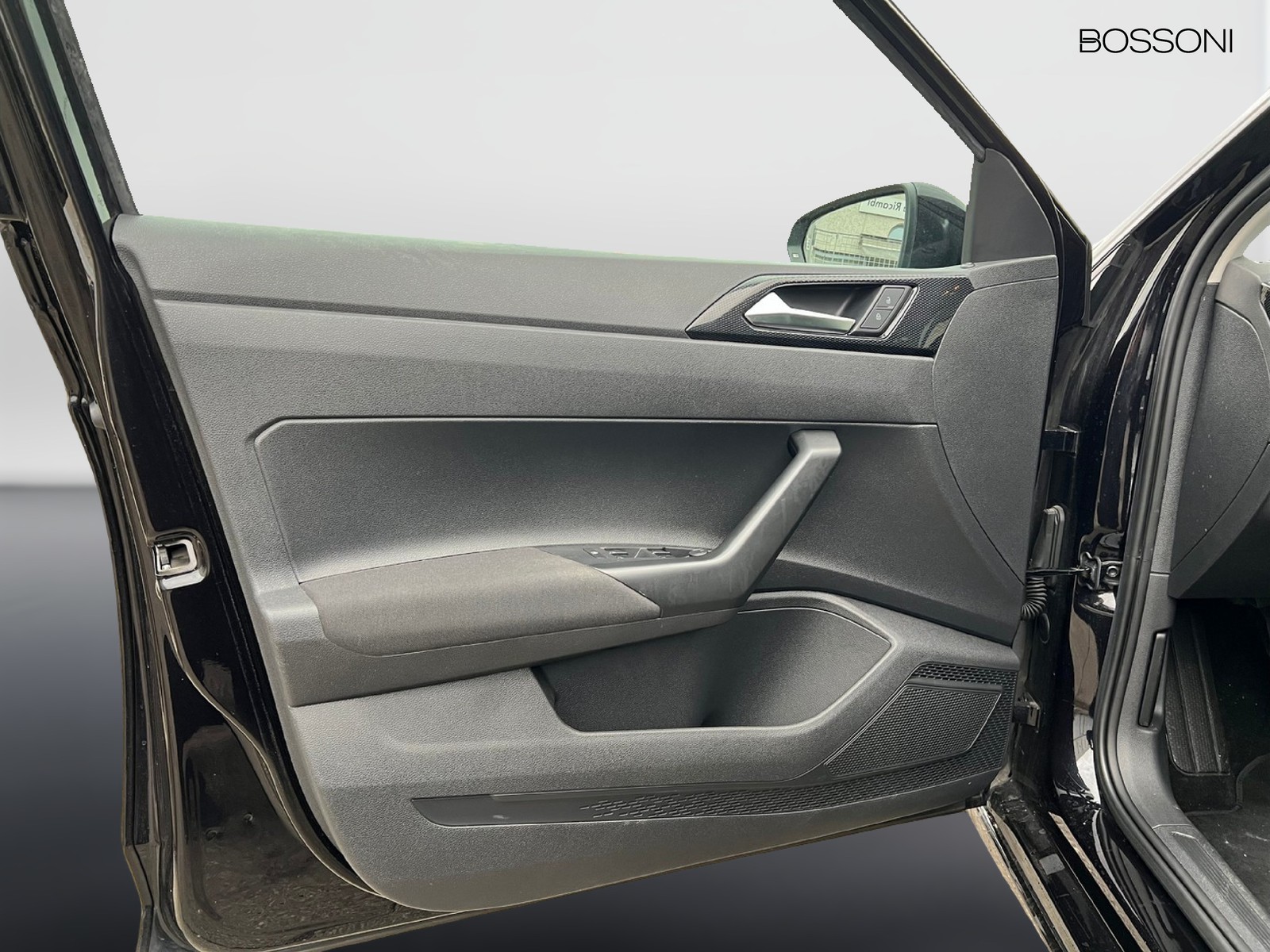 9 - Volkswagen Polo 1.0 tsi 95cv life