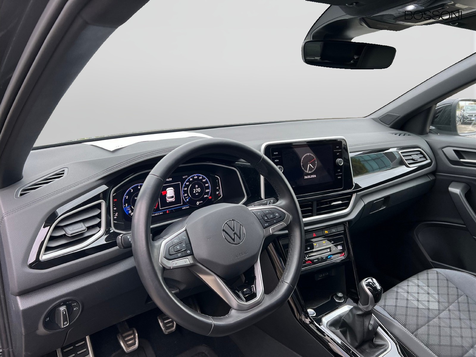 6 - Volkswagen T-Roc 1.5 tsi act r line