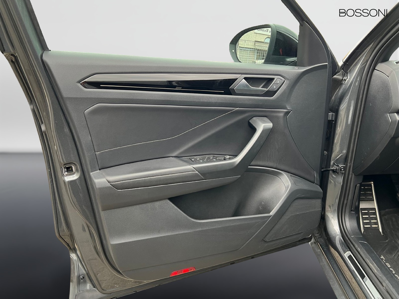 9 - Volkswagen T-Roc 1.5 tsi act r line