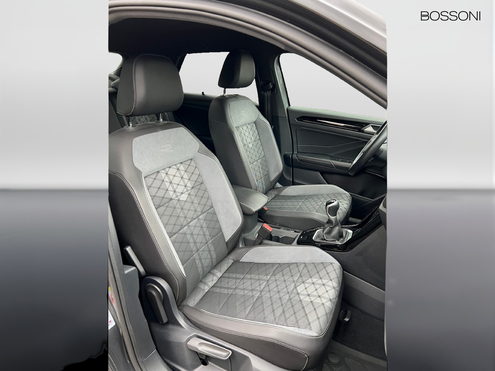 12 - Volkswagen T-Roc 1.5 tsi act r line