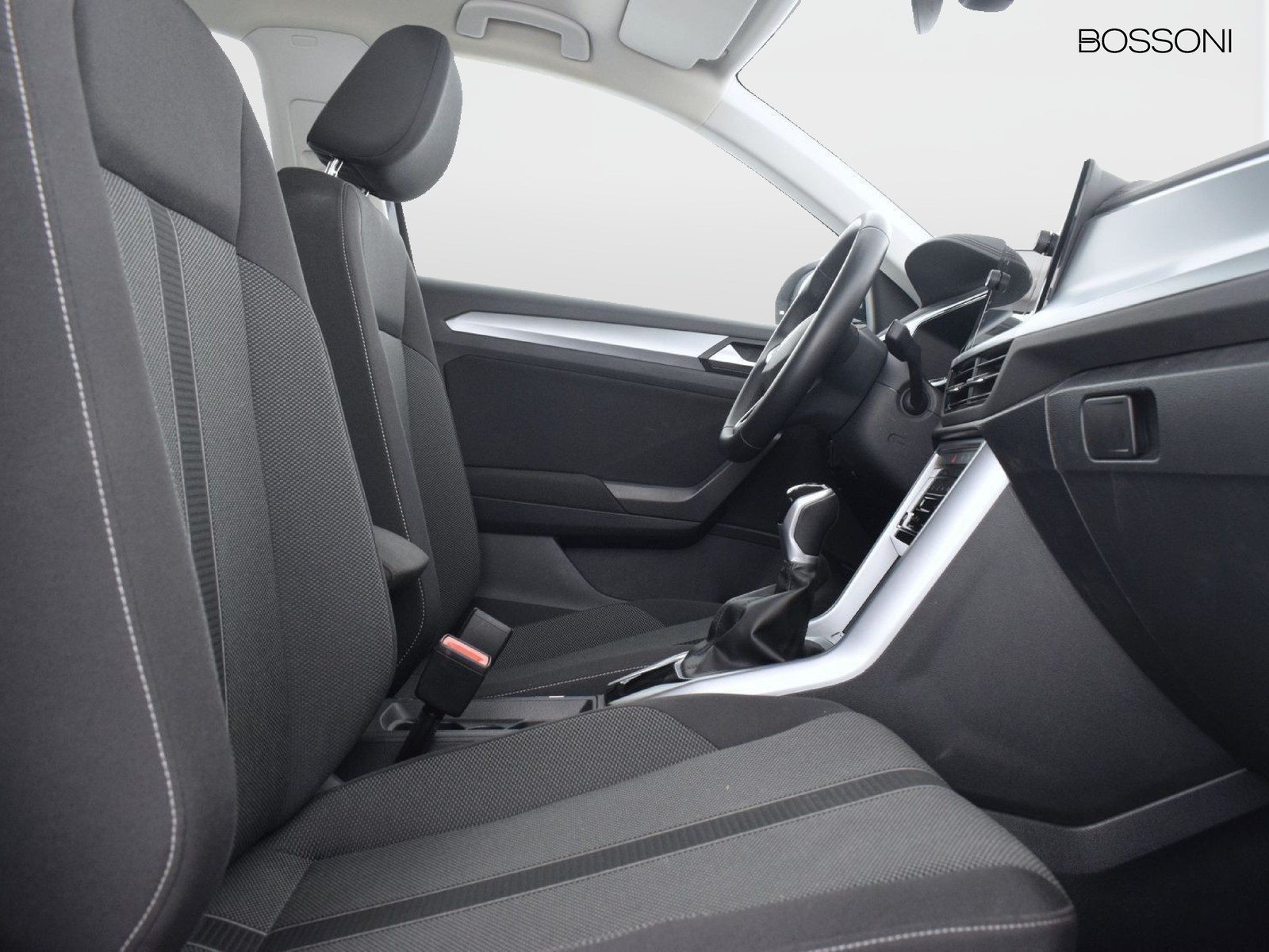 8 - Volkswagen T-Roc 2.0 tdi scr 115cv life