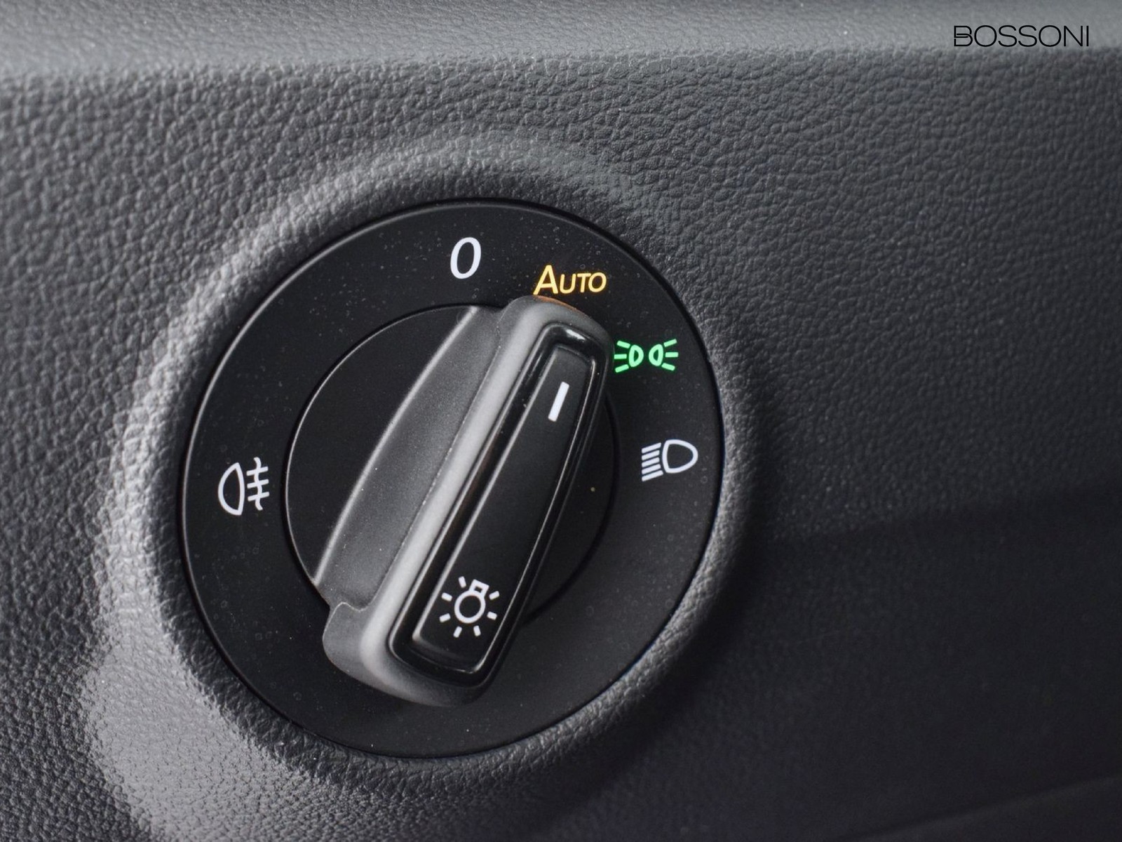 16 - Volkswagen T-Roc 2.0 tdi scr 115cv life