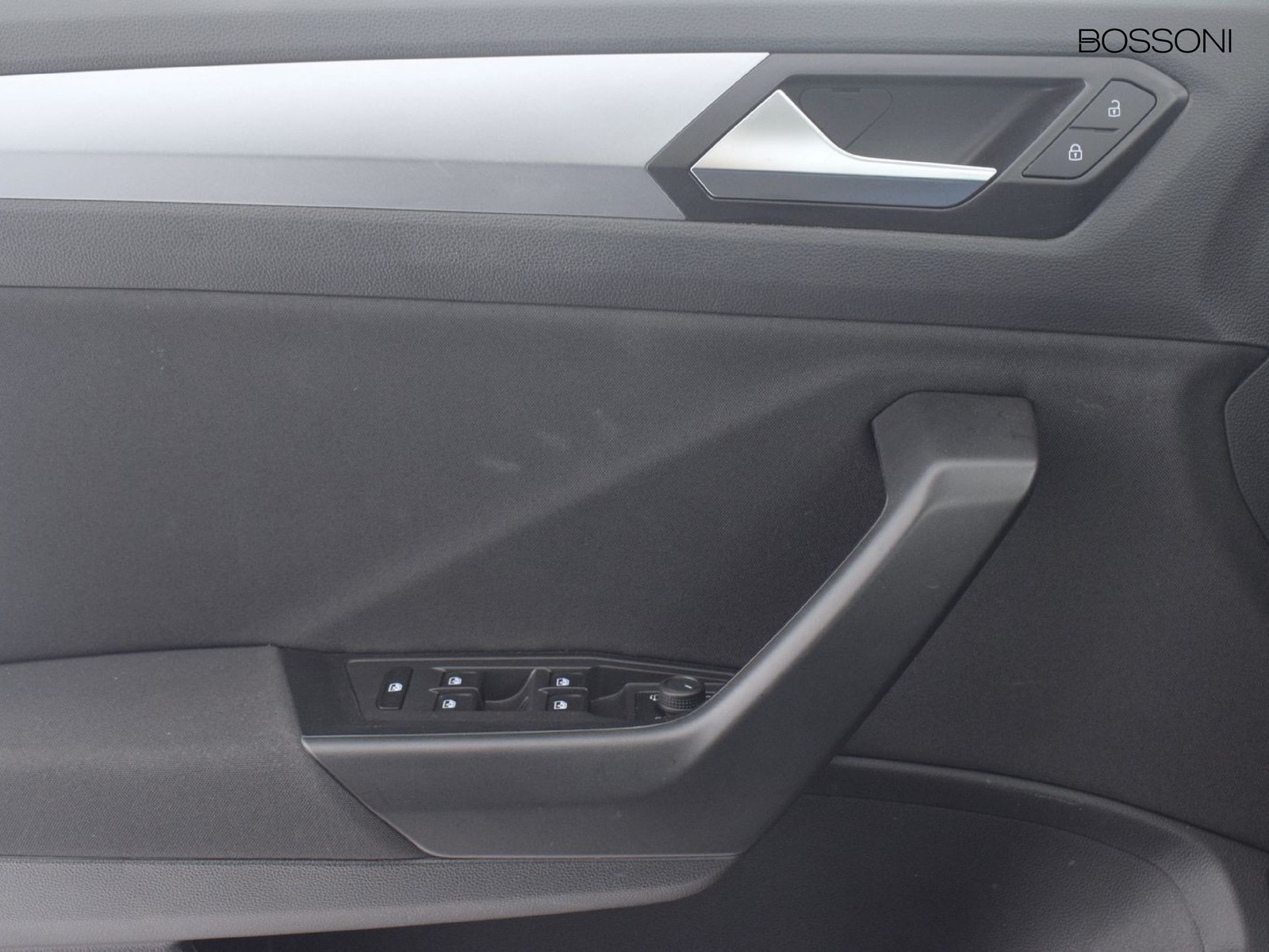 17 - Volkswagen T-Roc 2.0 tdi scr 115cv life