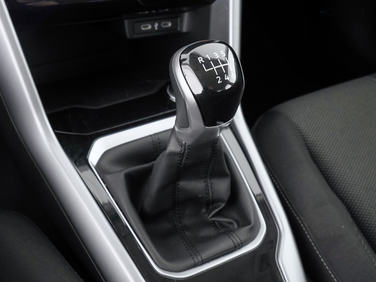 22 - Volkswagen T-Roc 2.0 tdi scr 115cv life