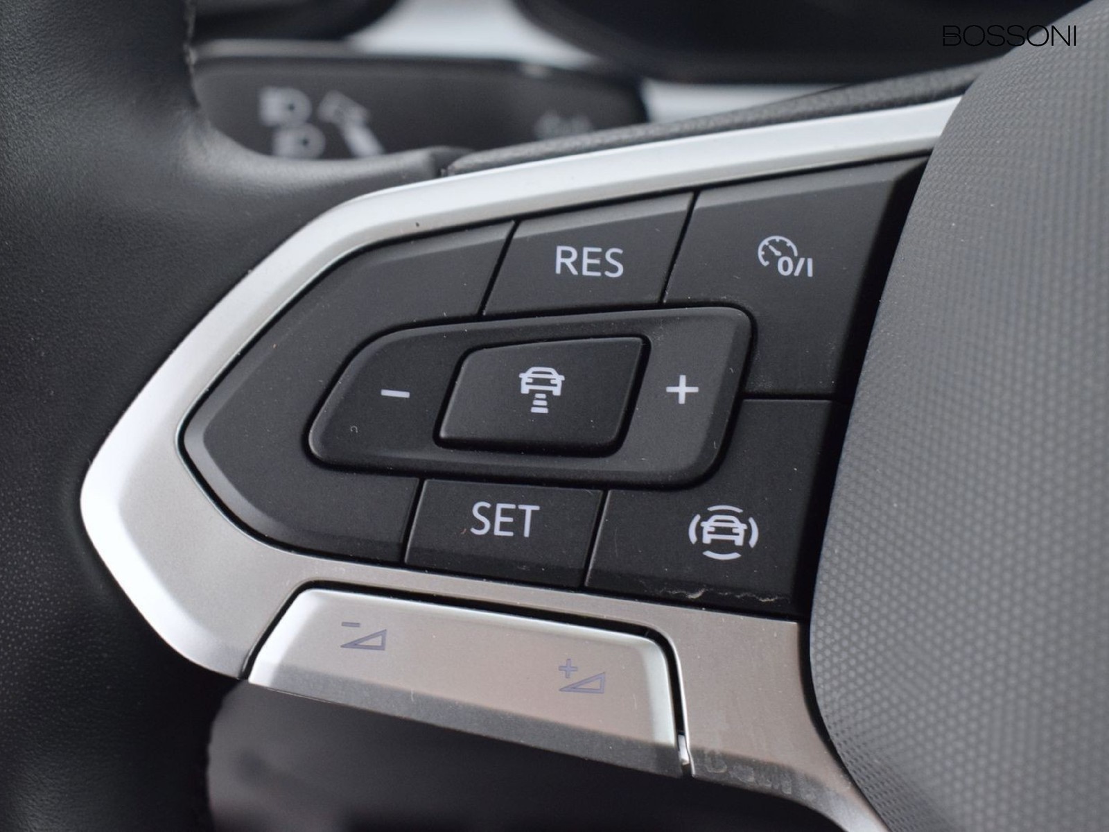 24 - Volkswagen T-Roc 2.0 tdi scr 115cv life