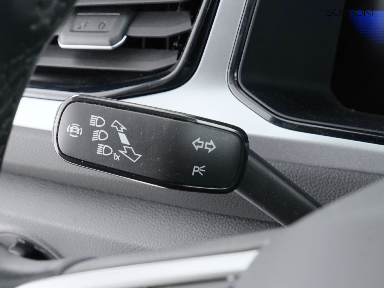 26 - Volkswagen T-Roc 2.0 tdi scr 115cv life