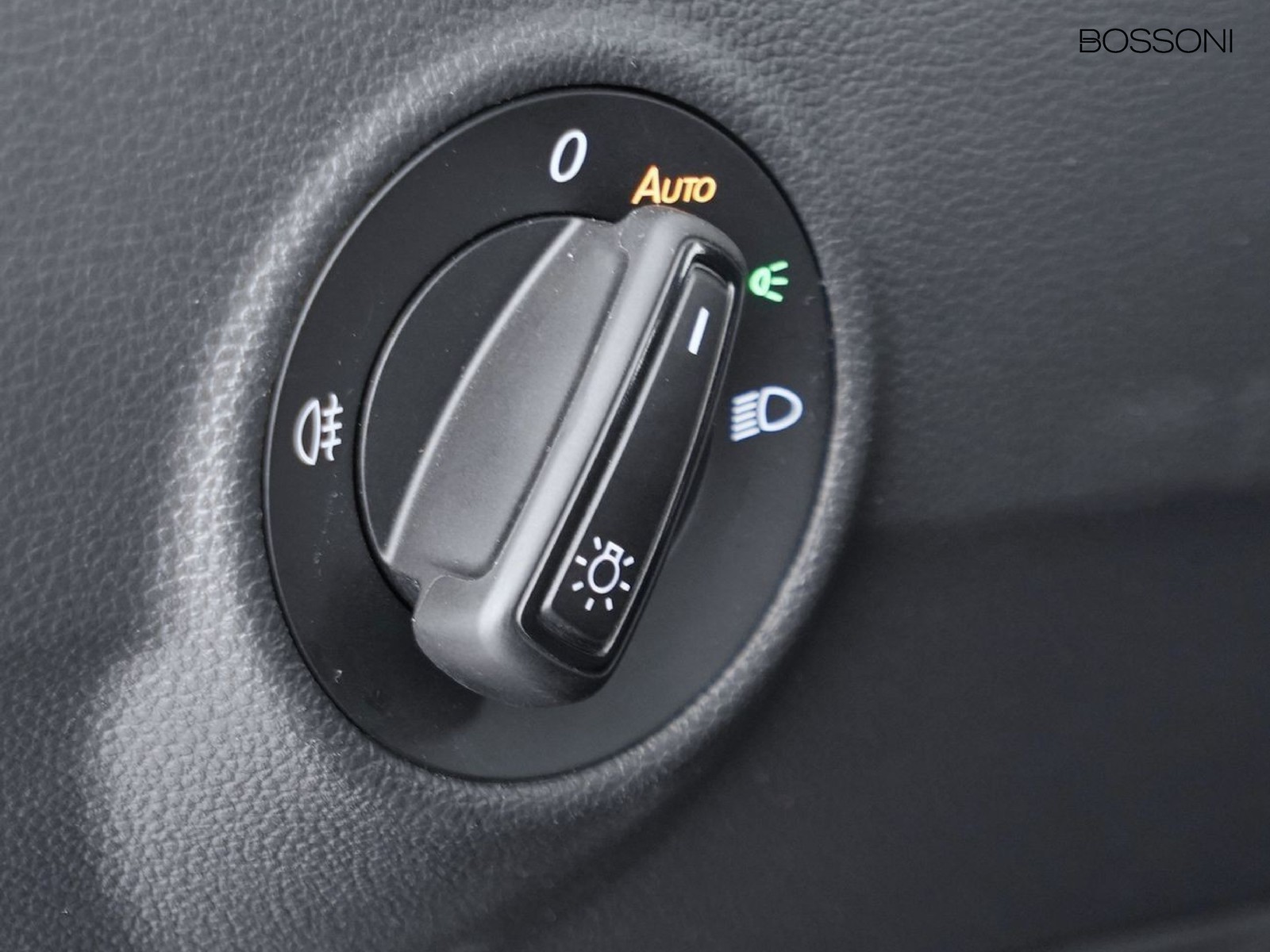 16 - Volkswagen T-Roc 2.0 tdi scr 150cv life dsg