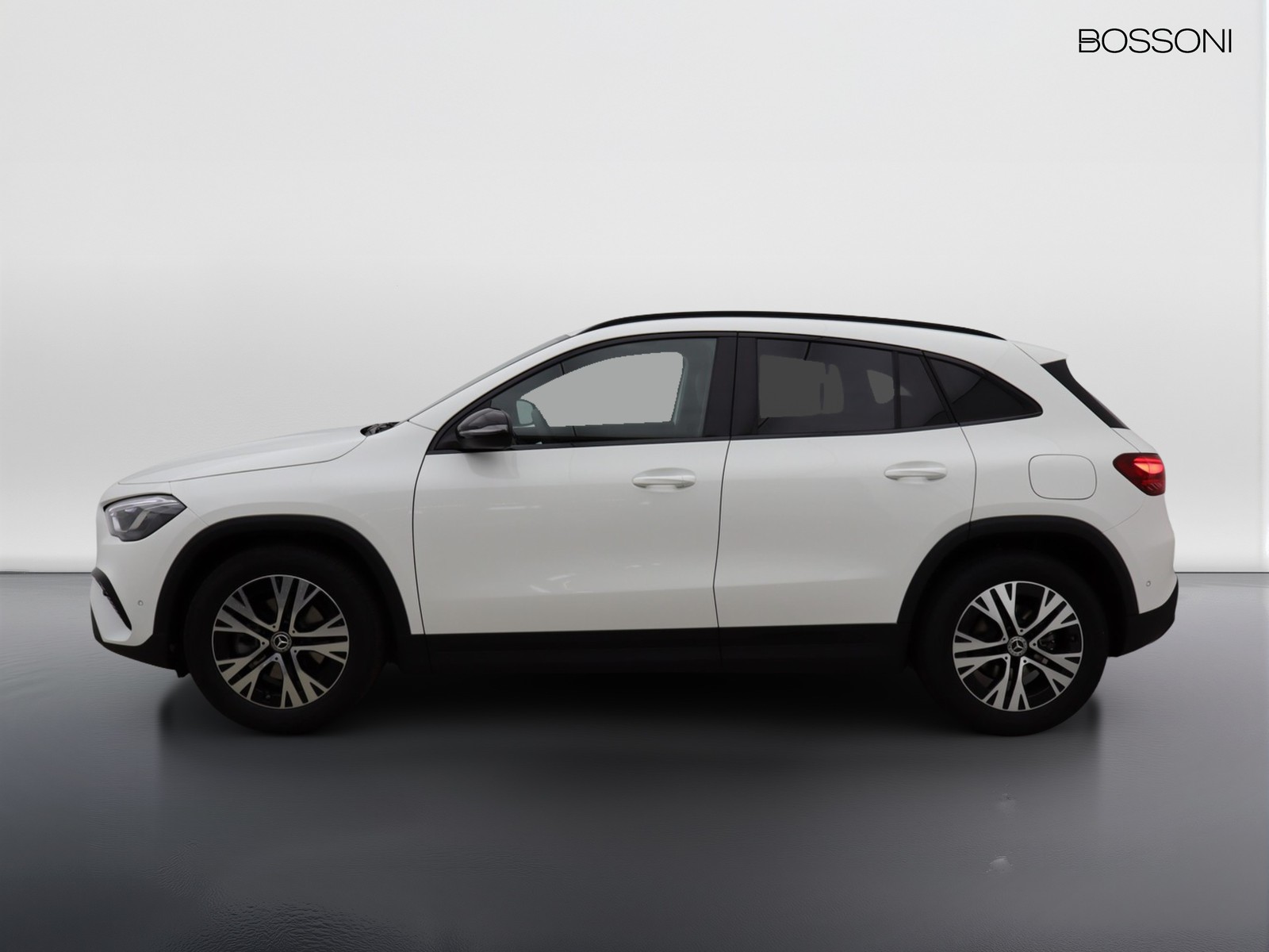 3 - Mercedes GLA 180 progressive advanced 7g-dct