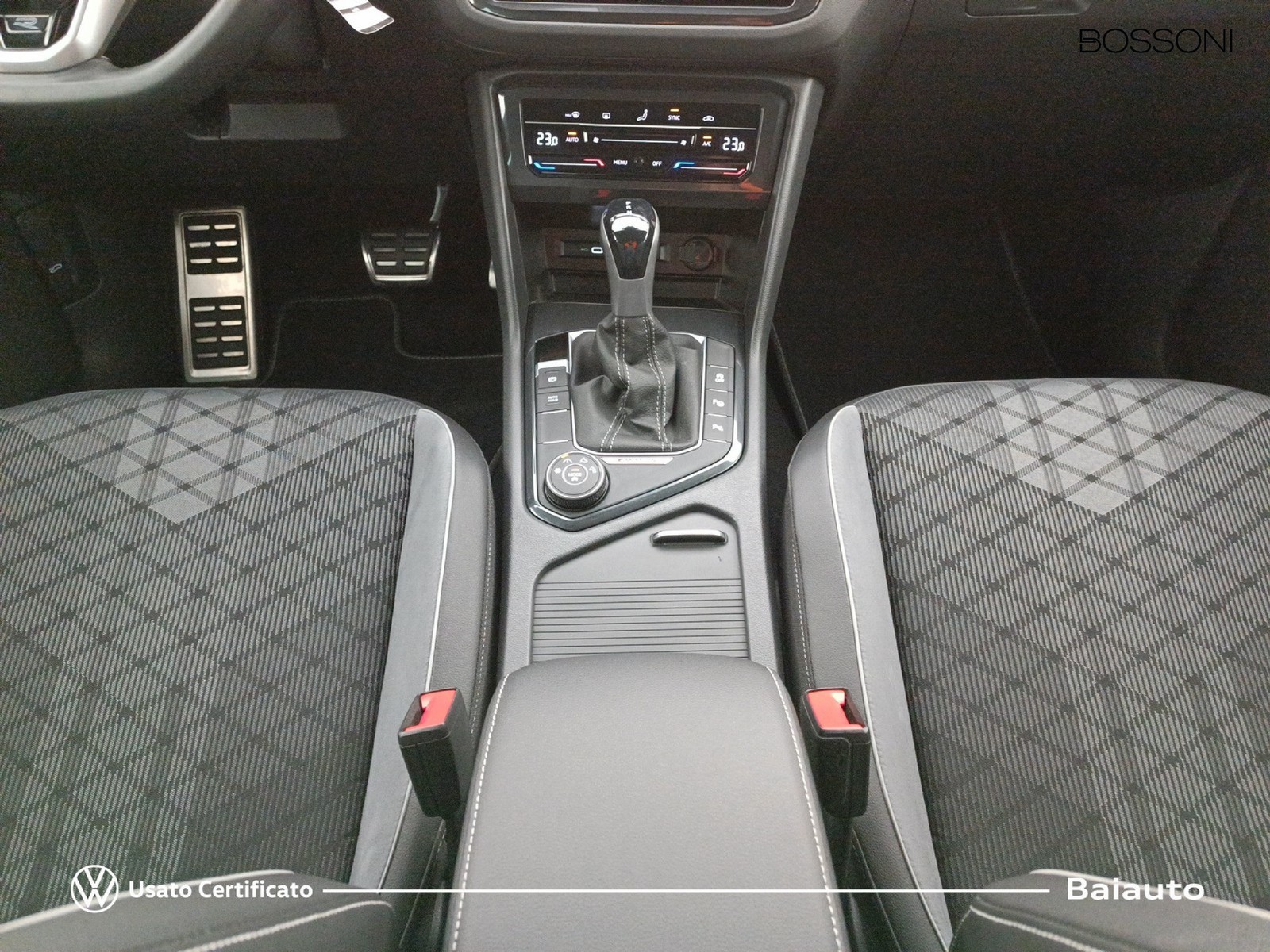 14 - Volkswagen Tiguan 2.0 tdi scr 150cv r-line 4motion dsg