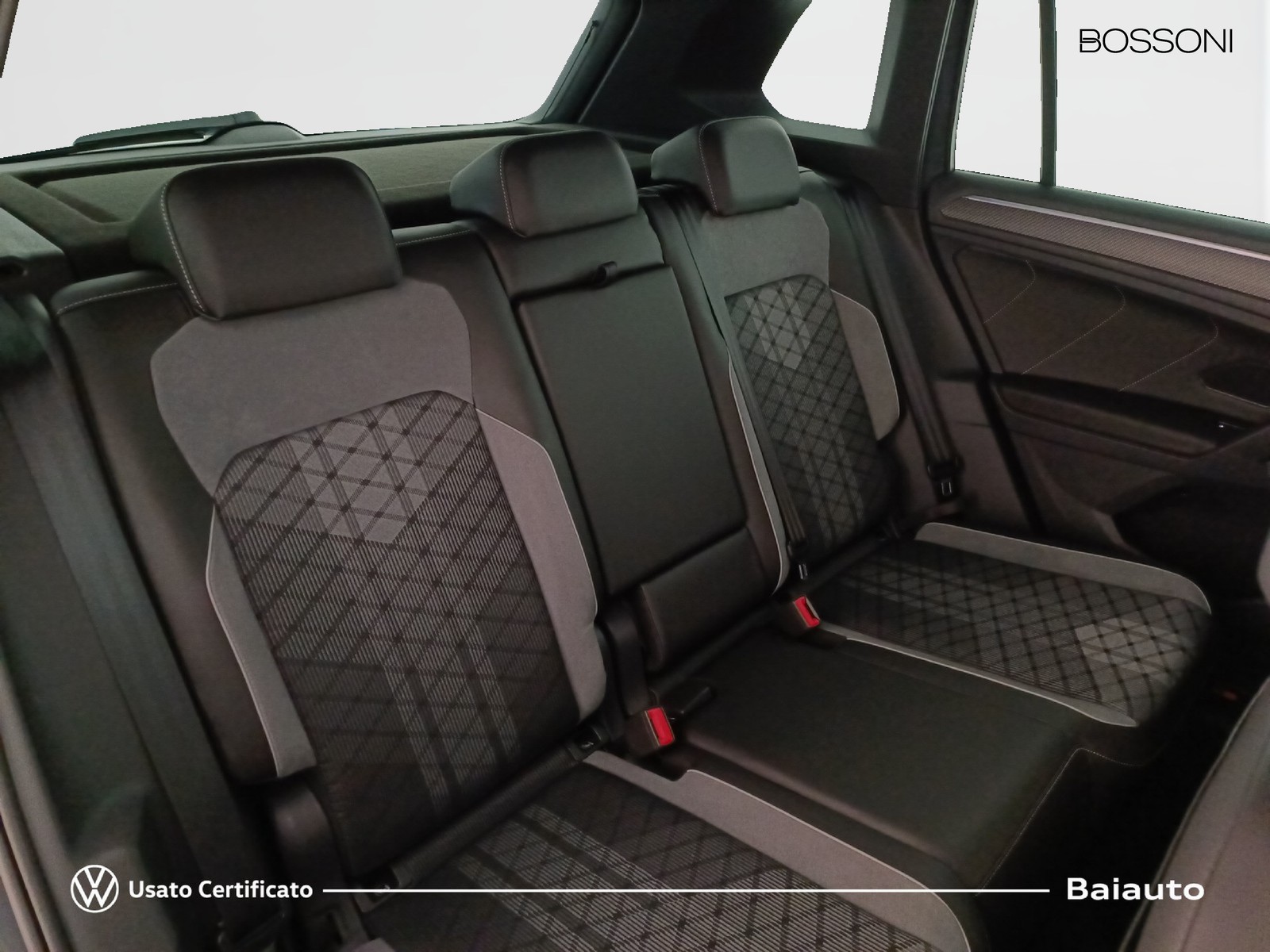 21 - Volkswagen Tiguan 2.0 tdi scr 150cv r-line 4motion dsg