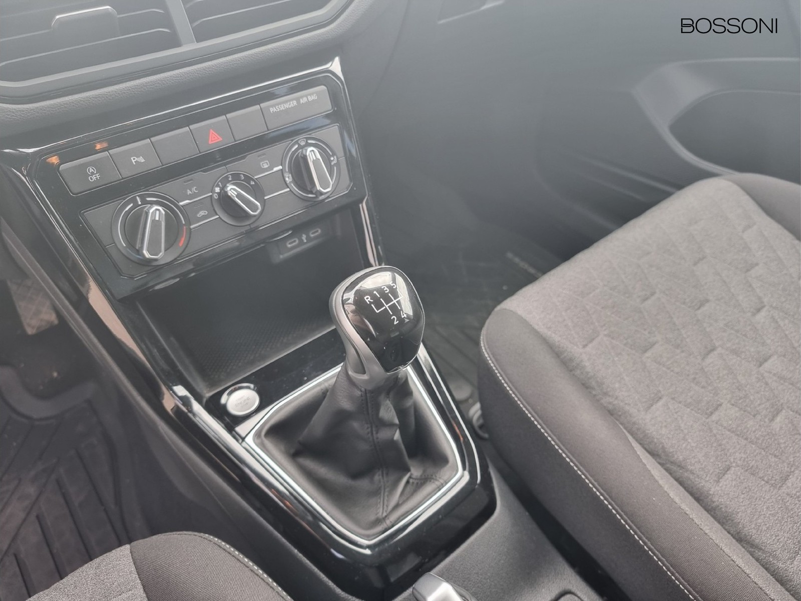 8 - Volkswagen T-Cross 1.0 tsi 95cv edition plus