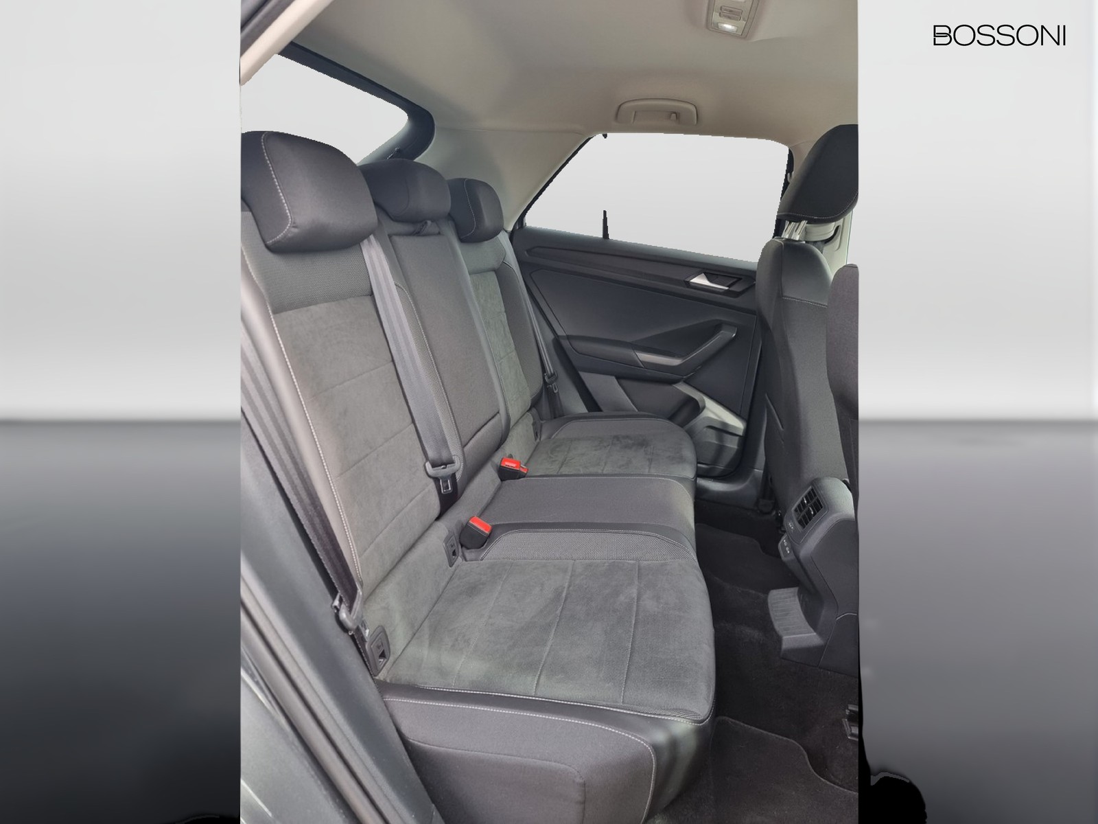 12 - Volkswagen T-Roc 1.5 tsi act style dsg