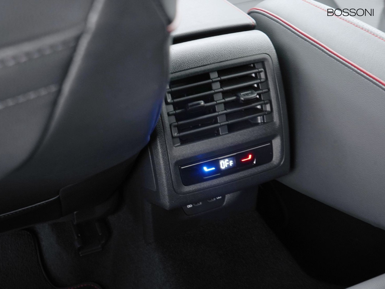 32 - Volkswagen Golf 2.0 tsi 245cv gti dsg