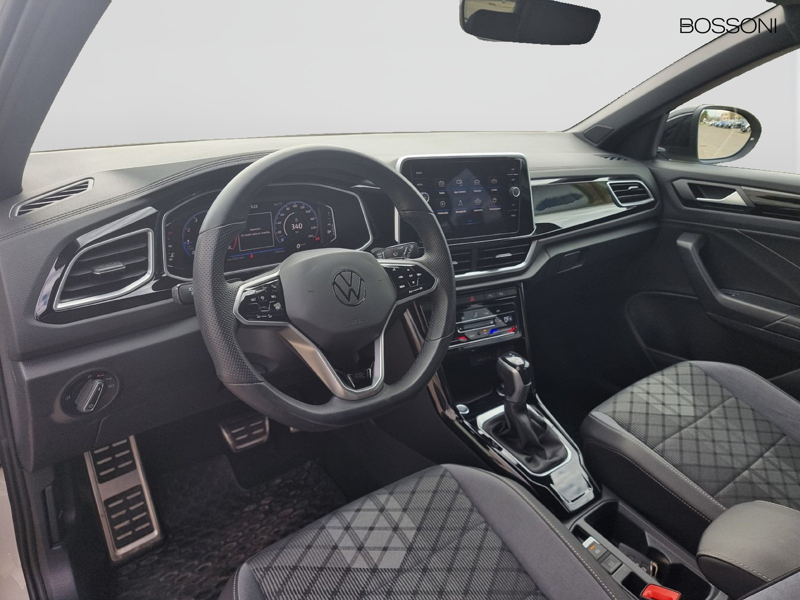 6 - Volkswagen T-Roc 1.5 tsi act r line dsg