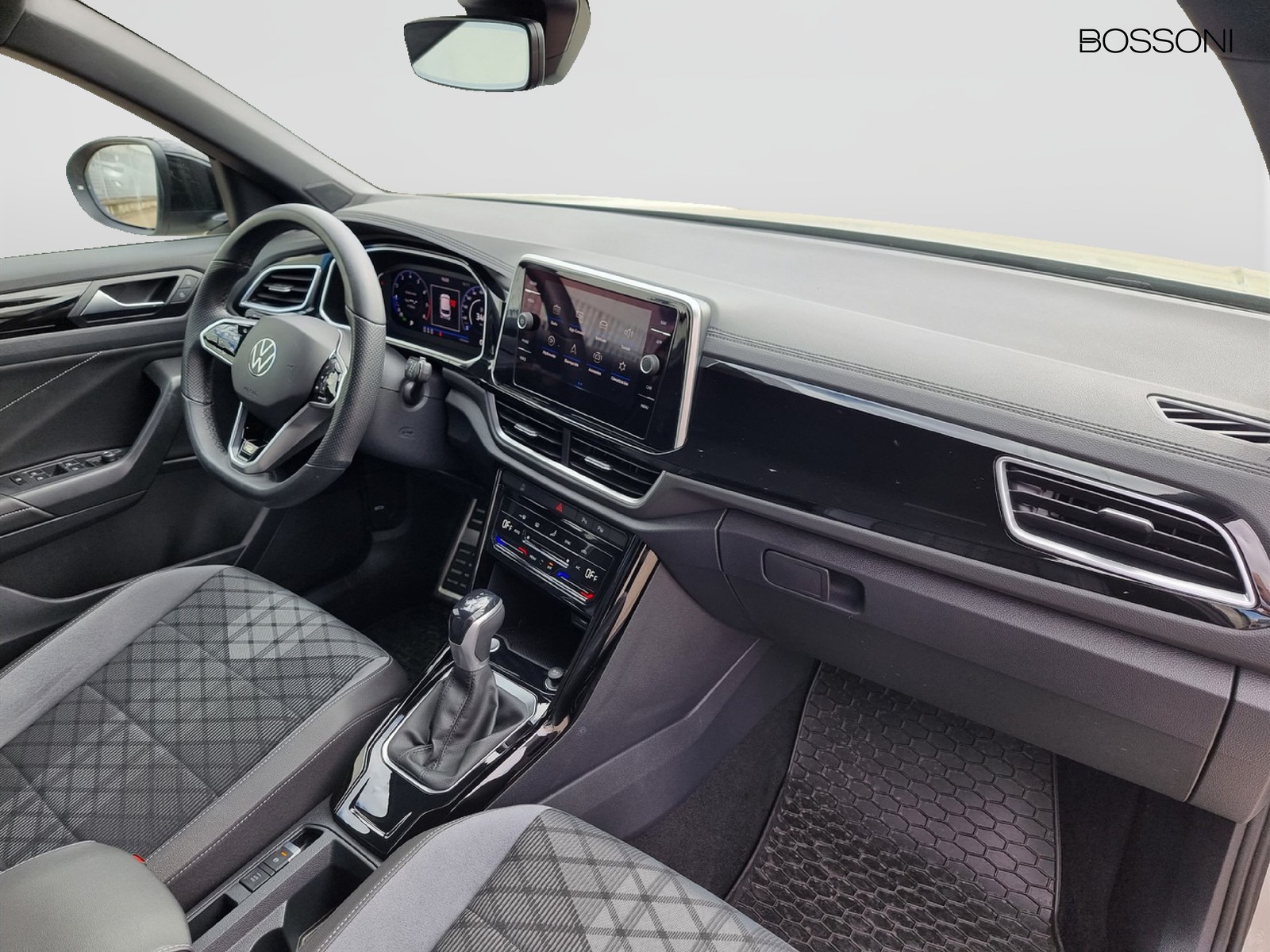 11 - Volkswagen T-Roc 1.5 tsi act r line dsg