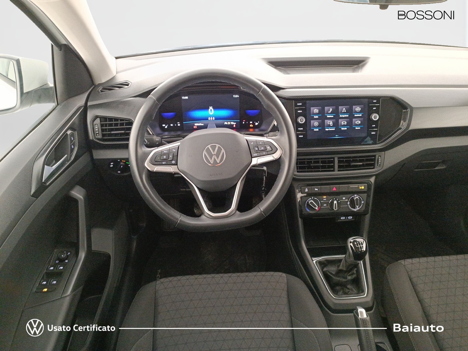 8 - Volkswagen T-Cross 1.0 tsi 110cv style