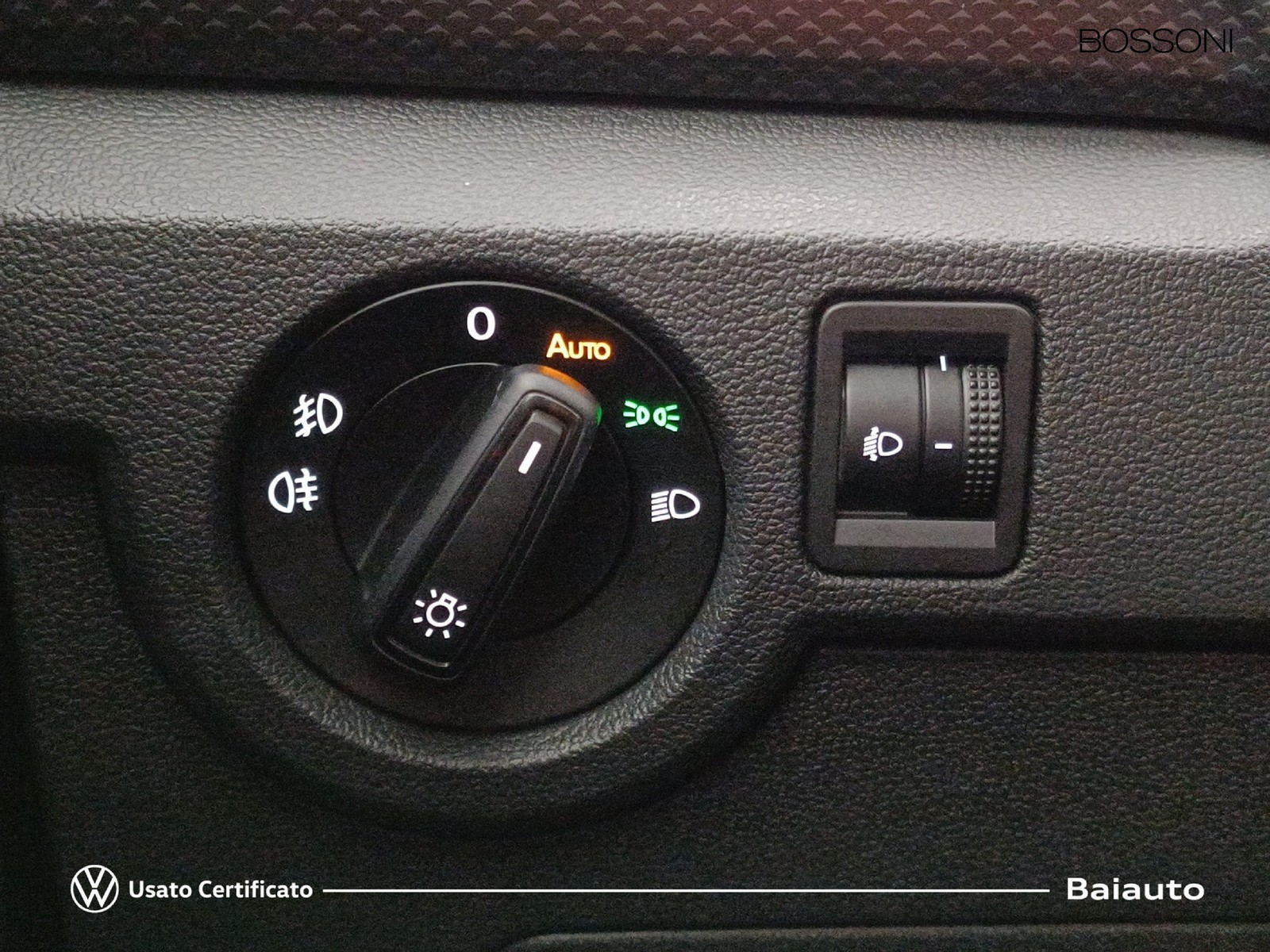 16 - Volkswagen T-Cross 1.0 tsi 110cv style