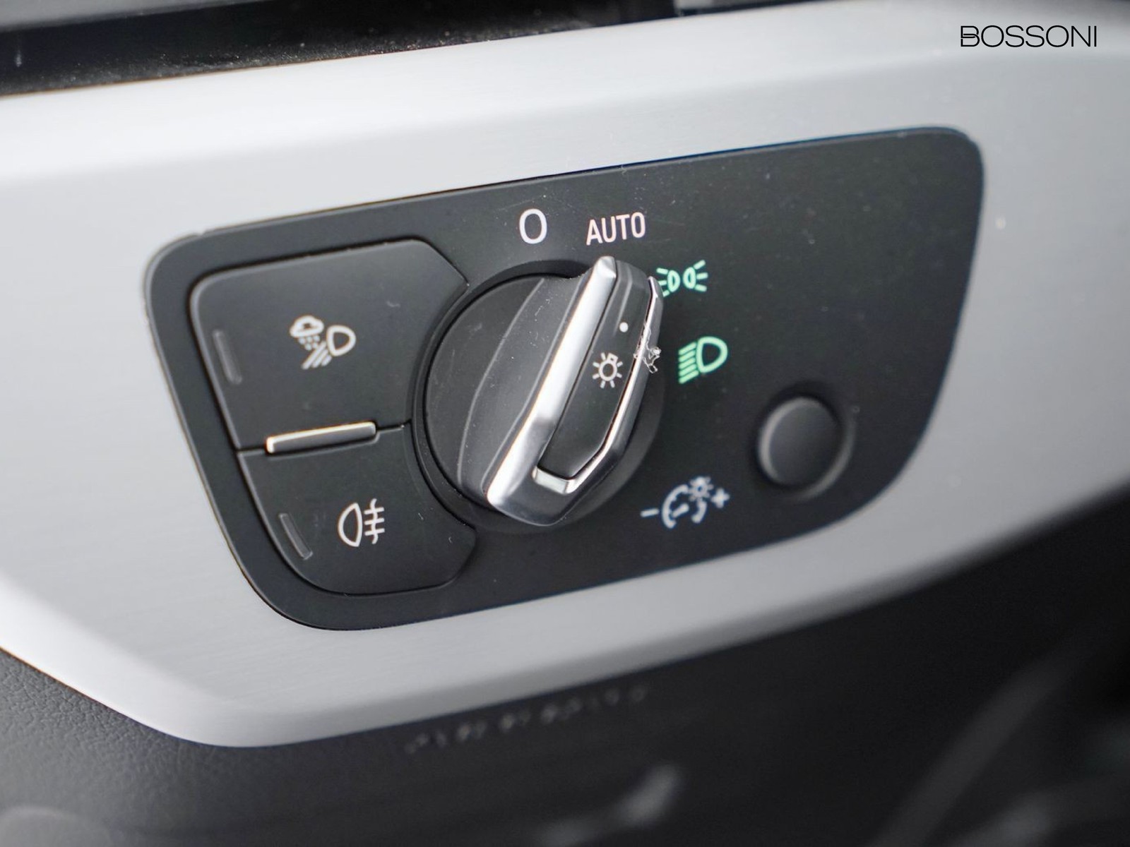 11 - Audi A4 avant 40 2.0 tdi mhev 204cv s line edition quattro s tronic