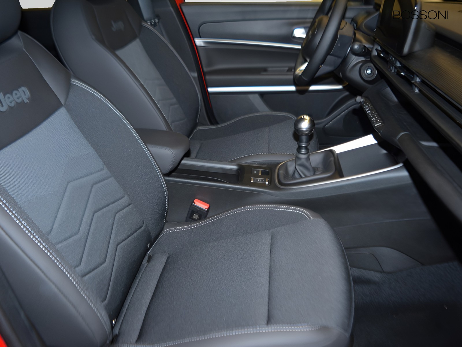 5 - Jeep Avenger 1.2 turbo 100cv altitude fwd