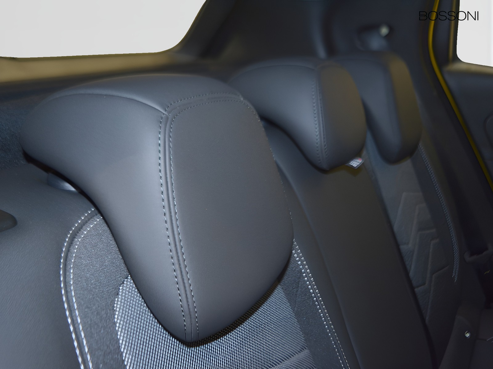 6 - Jeep Avenger 1.2 turbo 100cv altitude fwd