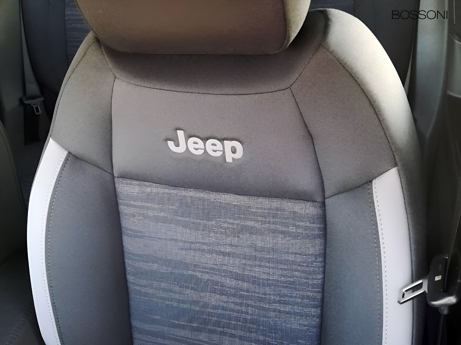 17 - Jeep Avenger 1.2 turbo 100cv longitude fwd