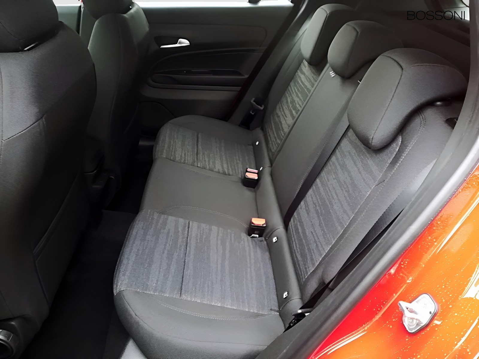 10 - Jeep Avenger 1.2 turbo 100cv longitude fwd