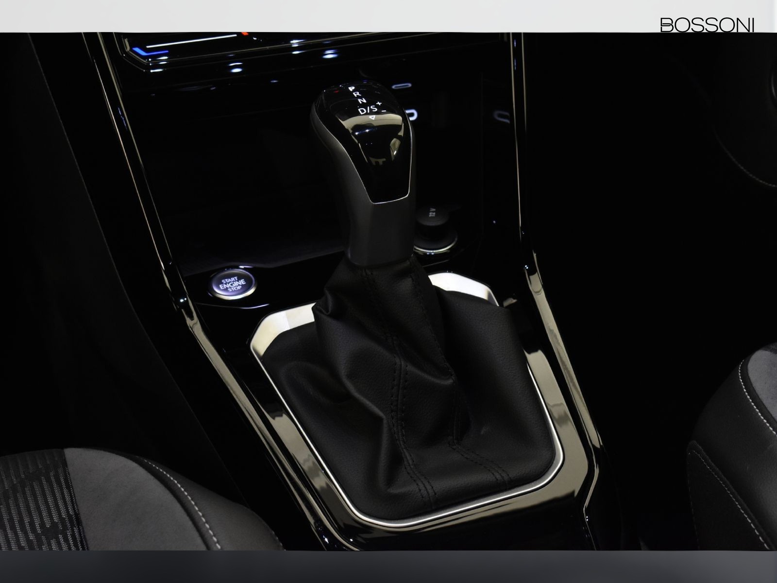 21 - Volkswagen T-Roc 2.0 tdi scr 150cv r line dsg