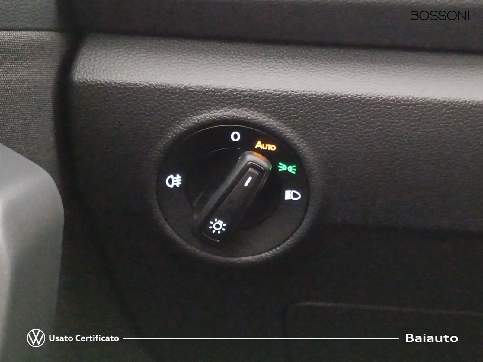 17 - Volkswagen T-Roc 2.0 tdi scr 150cv sport dsg