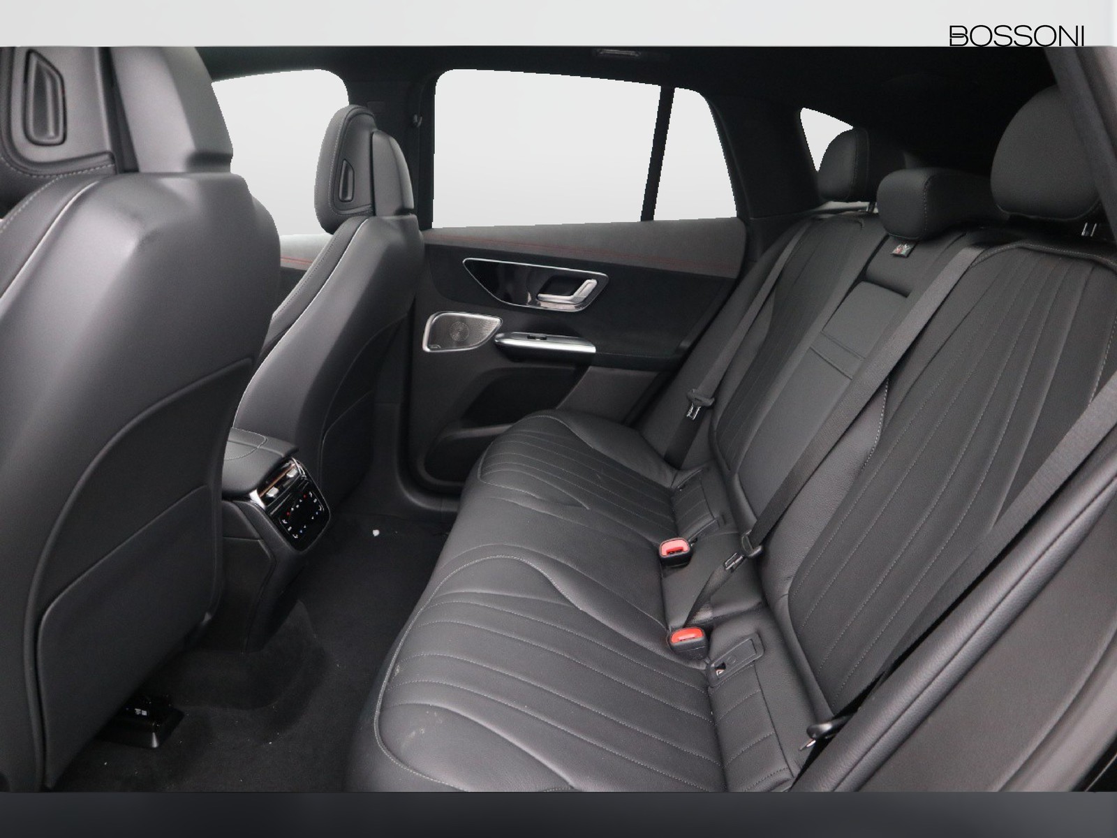 8 - Mercedes EQE suv 350 amg line premium plus 4matic