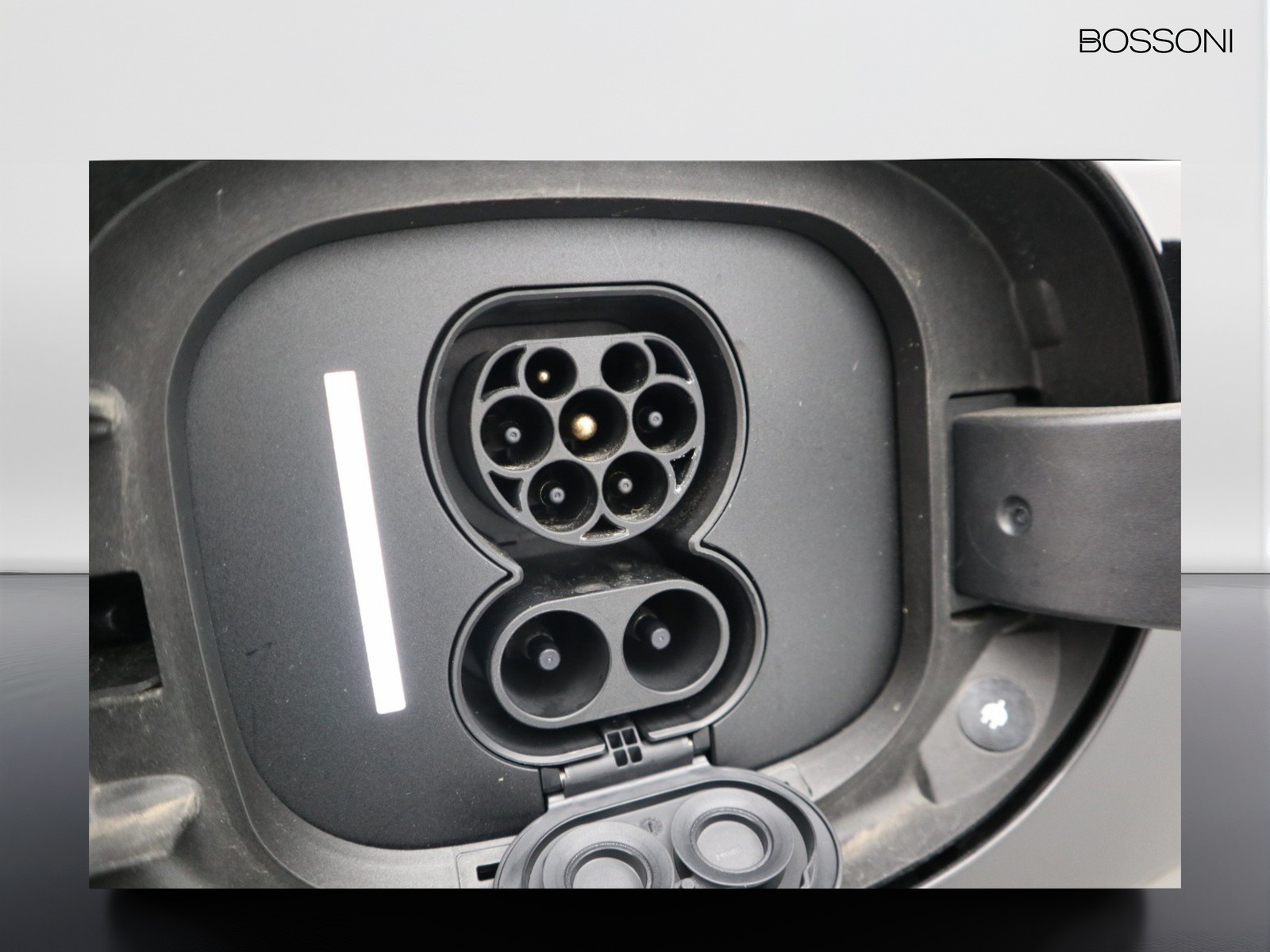 21 - Mercedes EQE suv 350 amg line premium plus 4matic