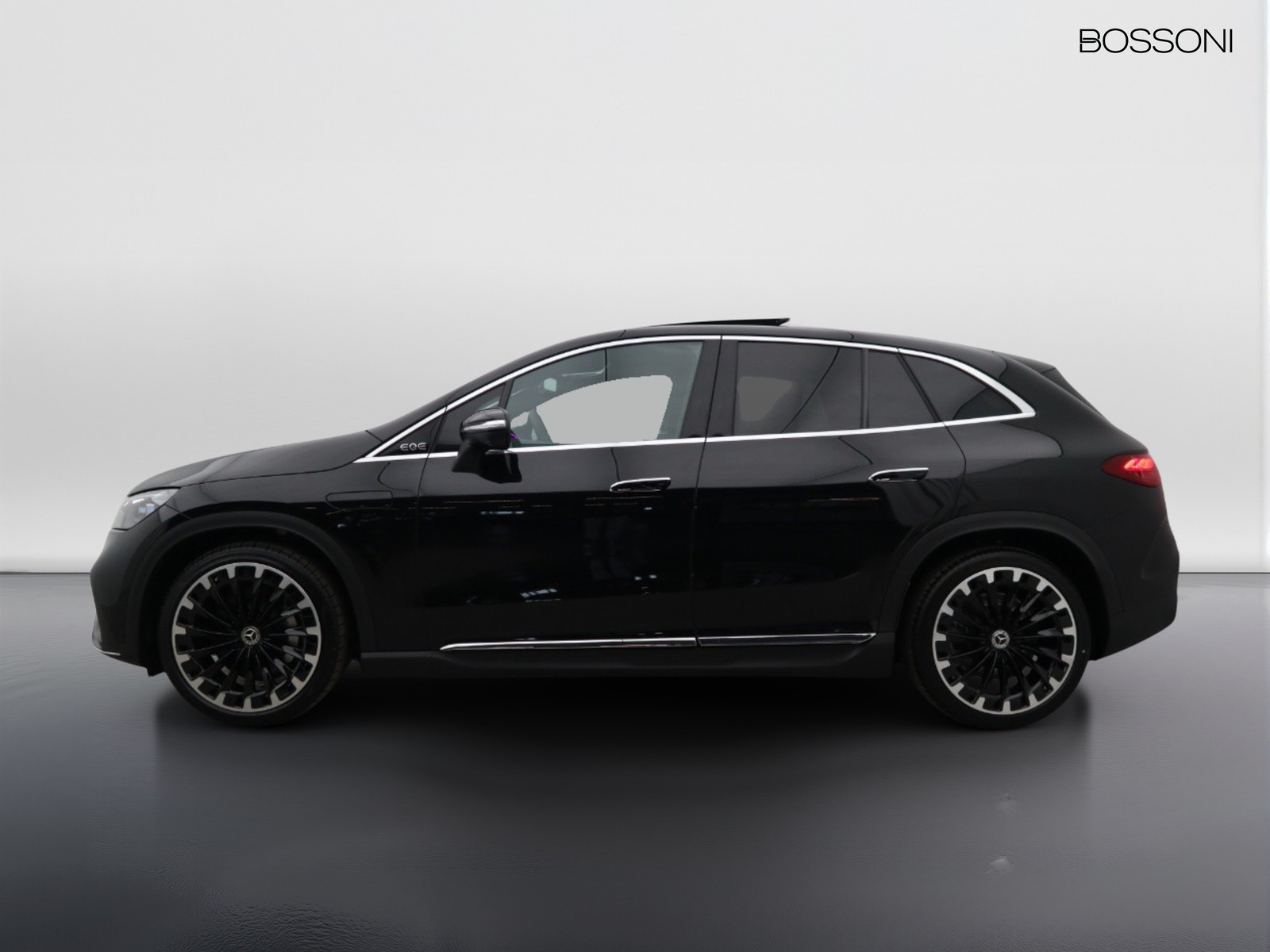 3 - Mercedes EQE suv 350 amg line premium plus 4matic