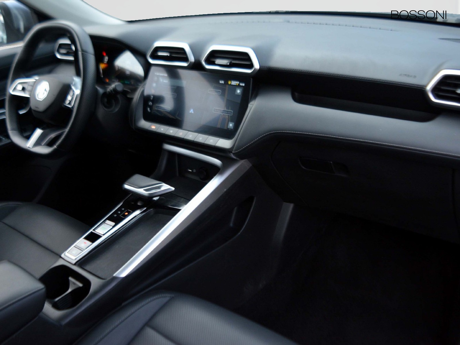 8 - Mg ZS 1.5 hybrid+ luxury auto