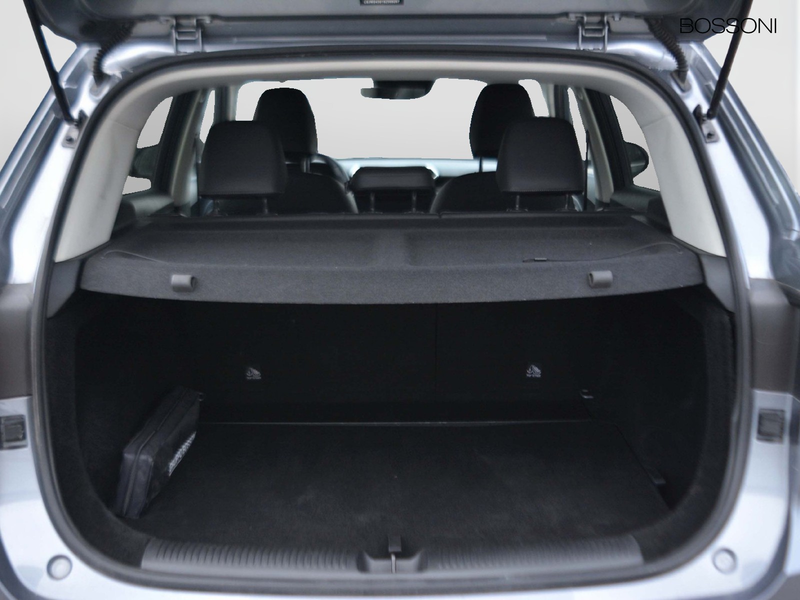 14 - Mg ZS 1.5 hybrid+ luxury auto