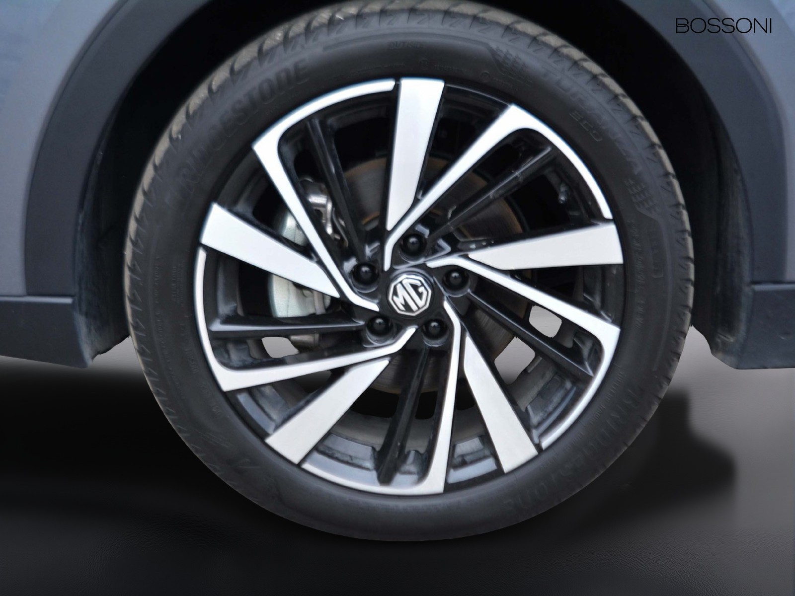 15 - Mg ZS 1.5 hybrid+ luxury auto