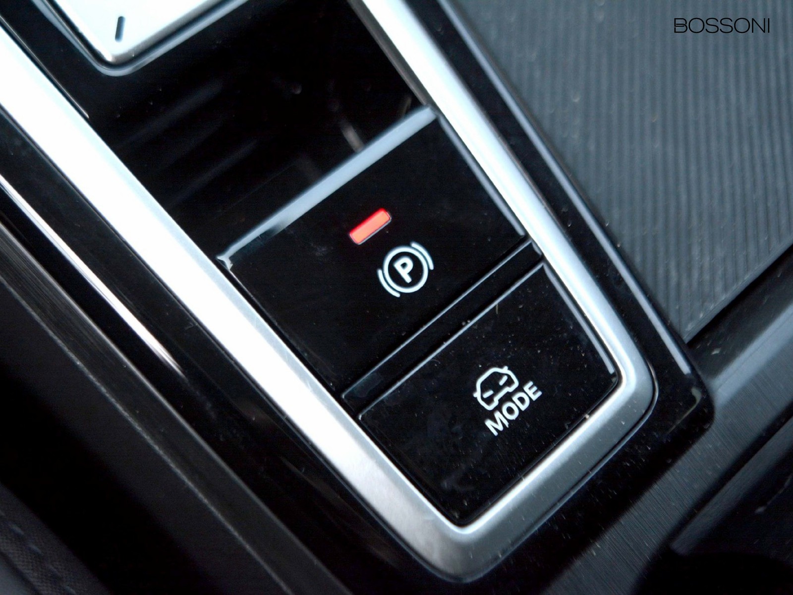 18 - Mg ZS 1.5 hybrid+ luxury auto