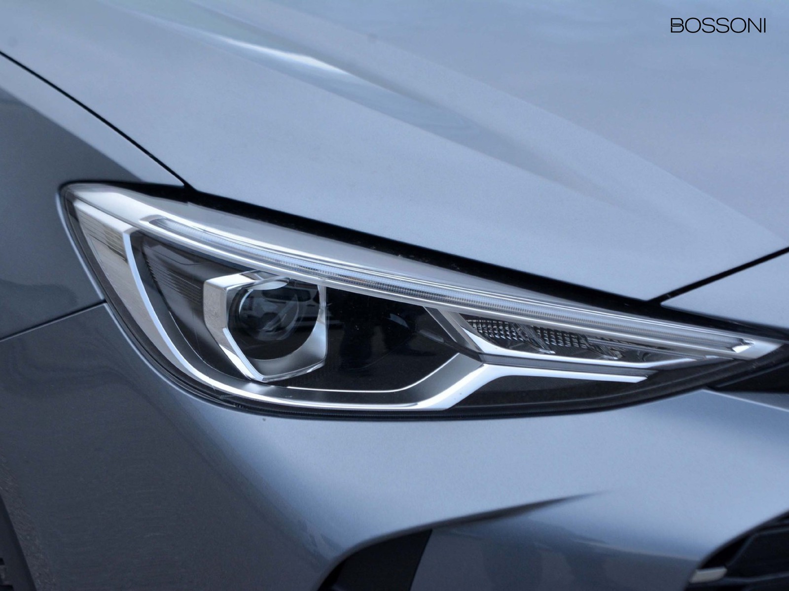 22 - Mg ZS 1.5 hybrid+ luxury auto