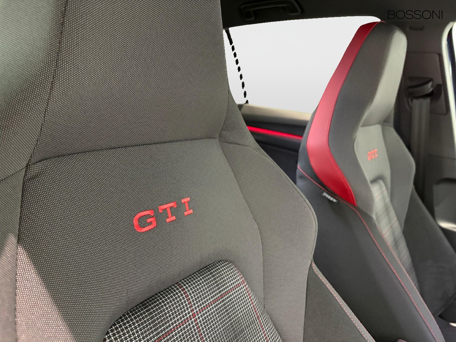 23 - Volkswagen Golf 2.0 tsi 265cv gti dsg
