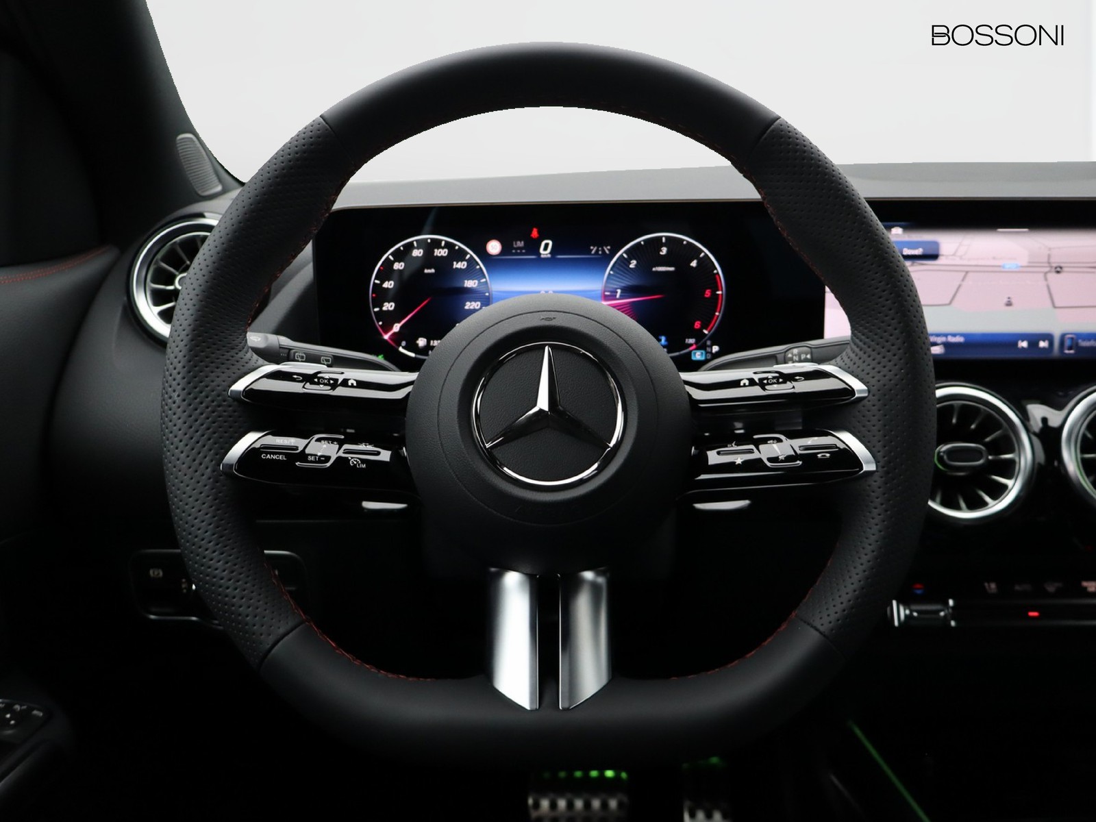 17 - Mercedes GLA 180 d amg line advanced plus 8g-dct