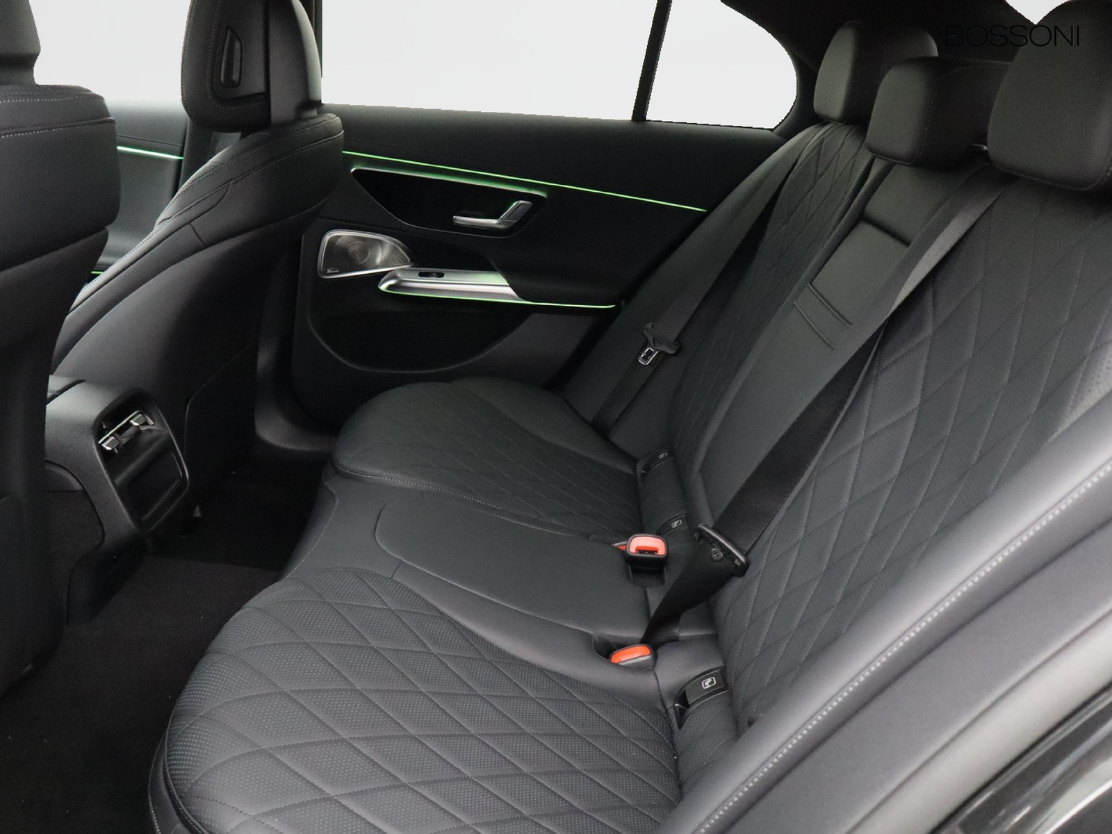 8 - Mercedes Classe E berlina 300 de plug in hybrid amg line premium 4matic 9g-tronic