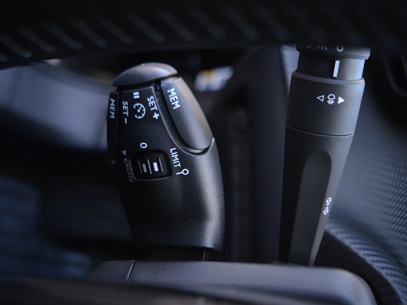 17 - Peugeot 2008 1.2 puretech 100cv allure s&s